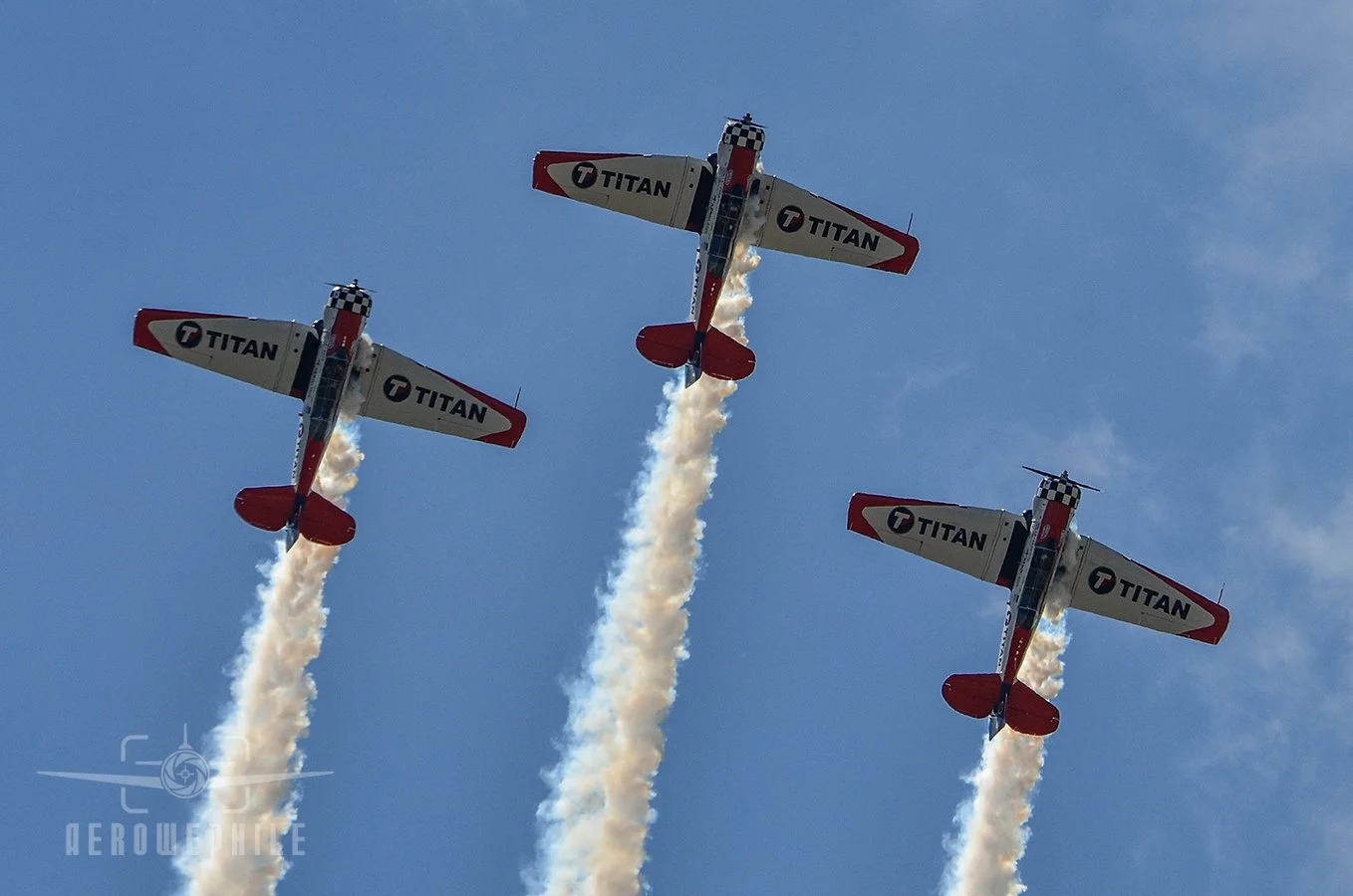 TITAN Aerobatic Team - North American AT-6 Texans