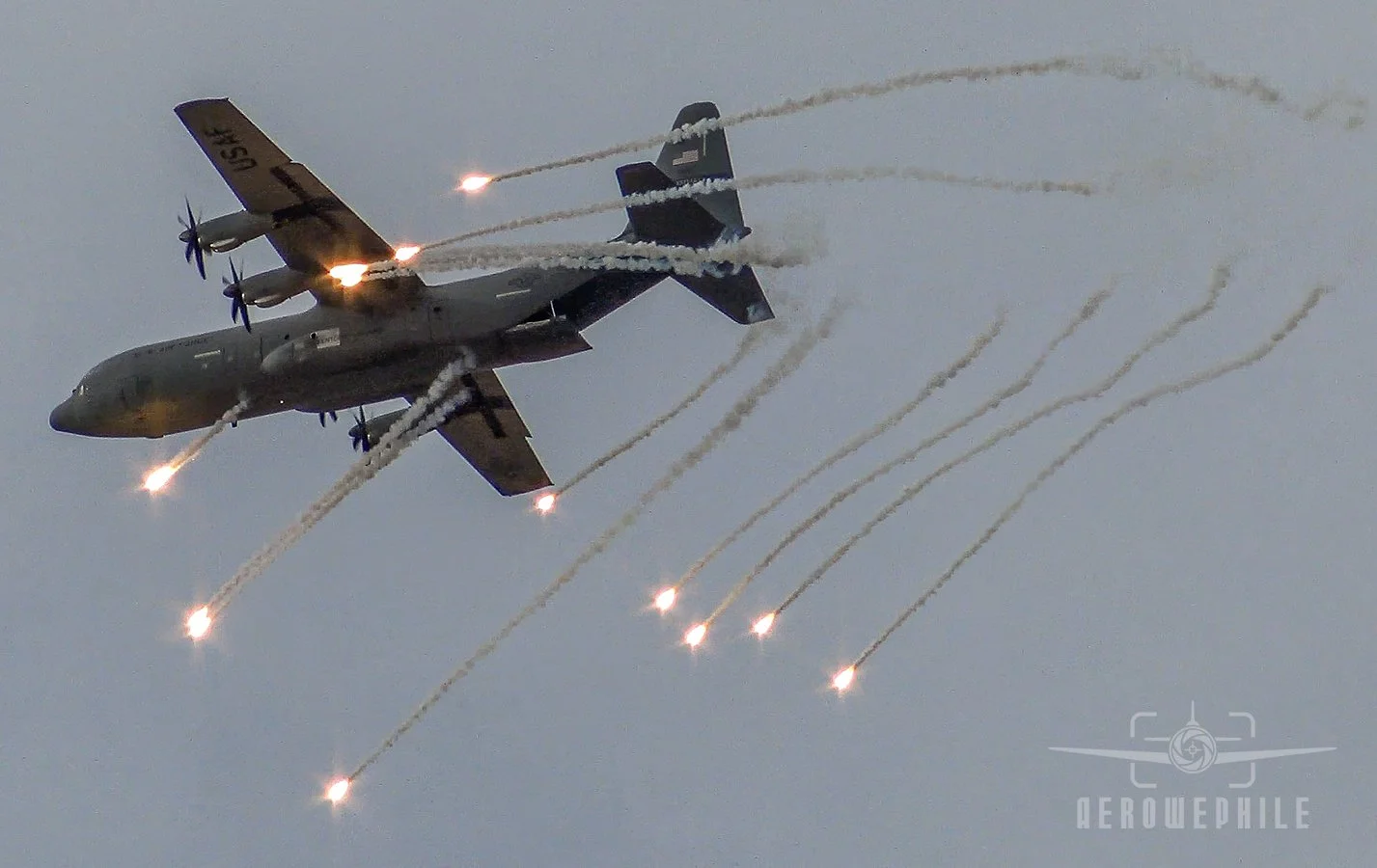 USAF Lockheed-Martin C-130J Hercules Flares Demo.