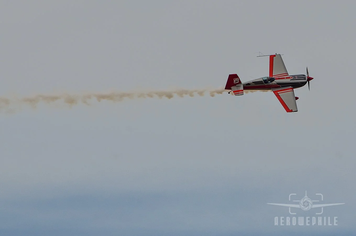 Britt Lincoln Extra 300 (MT).