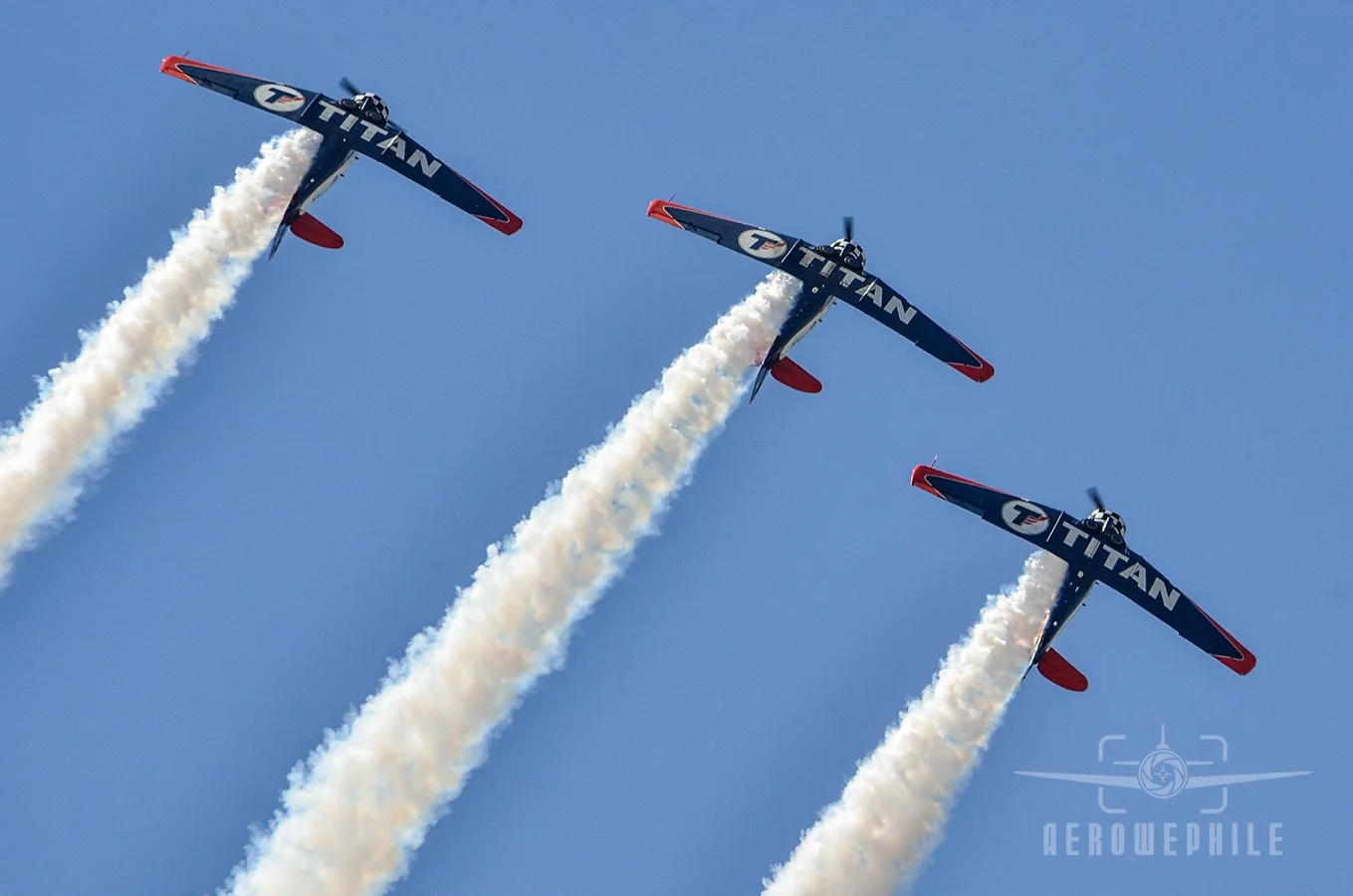 TITAN Aerobatic Team - North American AT-6 Texans