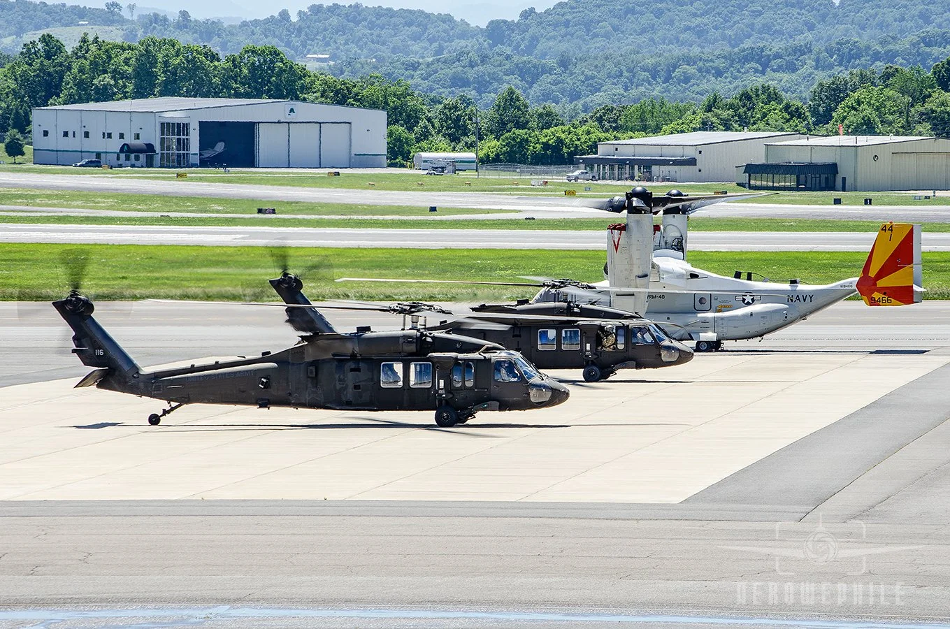 A short while later, a second flight of two U.S. Army UH-60M Black Hawks arrived at Tri-Cities Airport for a hot refuel next to the stranded USN Osprey. 
04Jun26
