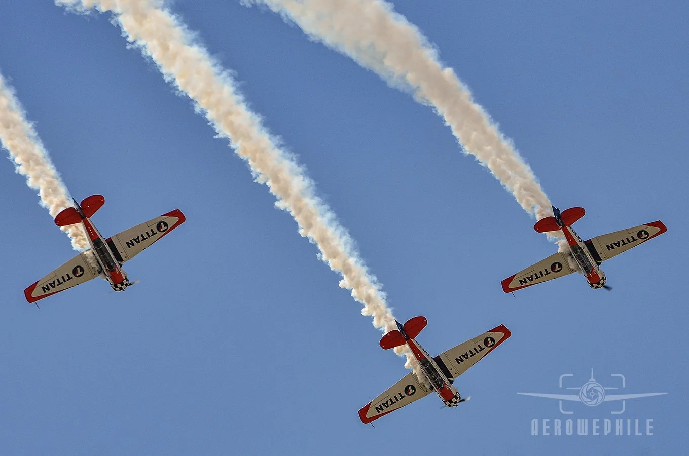 TITAN Aerobatic Team - North American AT-6 Texans