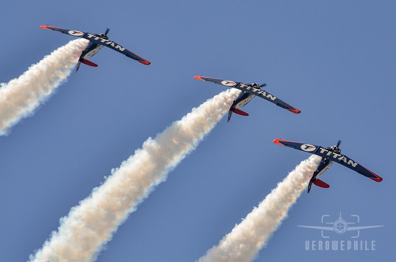 TITAN Aerobatic Team - North American AT-6 Texans