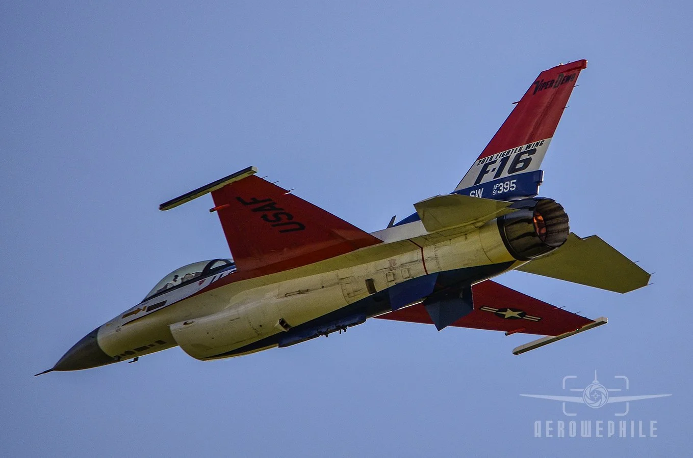 USAF Viper Demo Team - Lockheed Martin F-16C Fighting Falcon