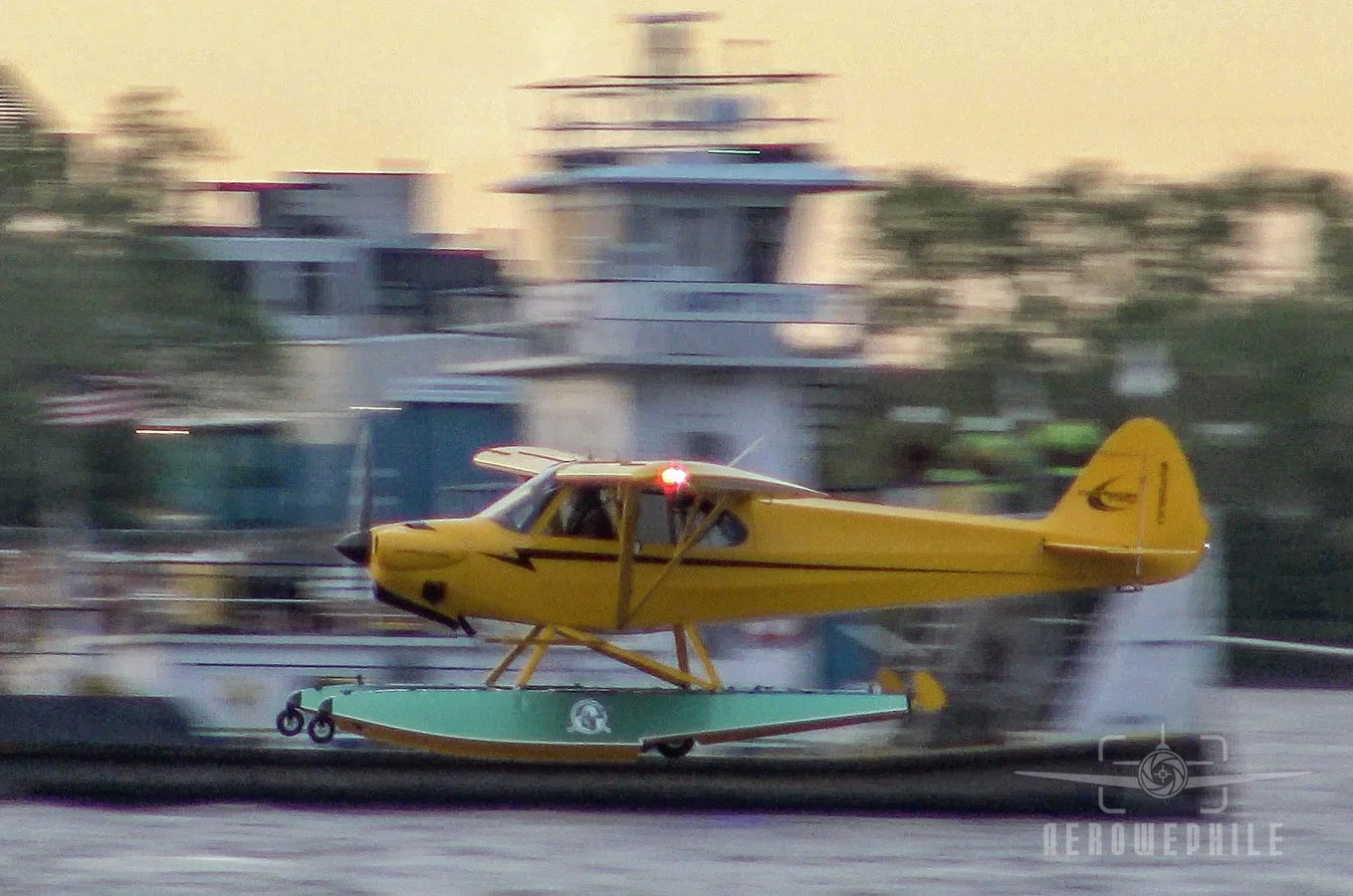 Jeff Gordon Carbon Cub Float Plane (Bowman Field).