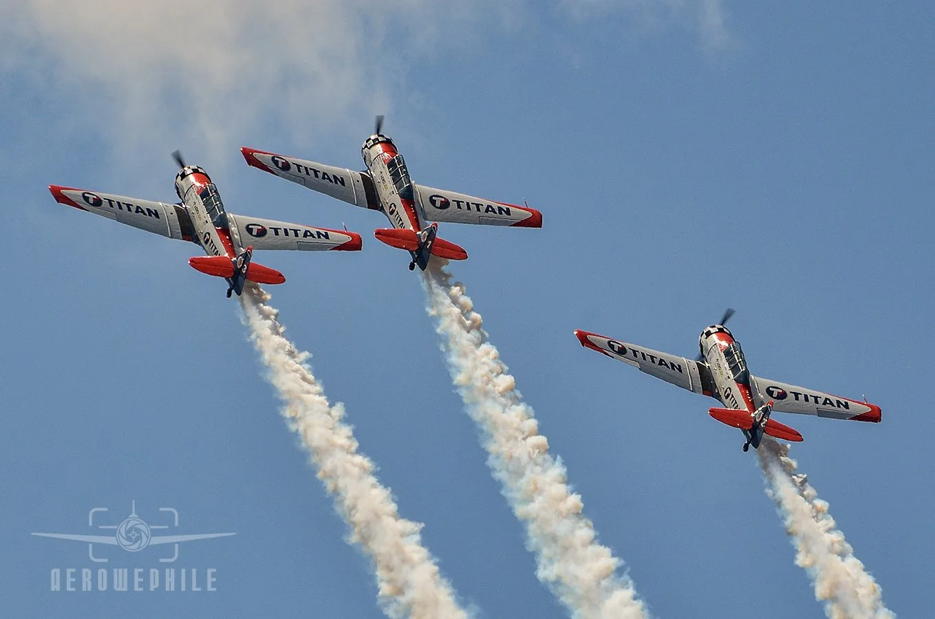 TITAN Aerobatic Team - North American AT-6 Texans