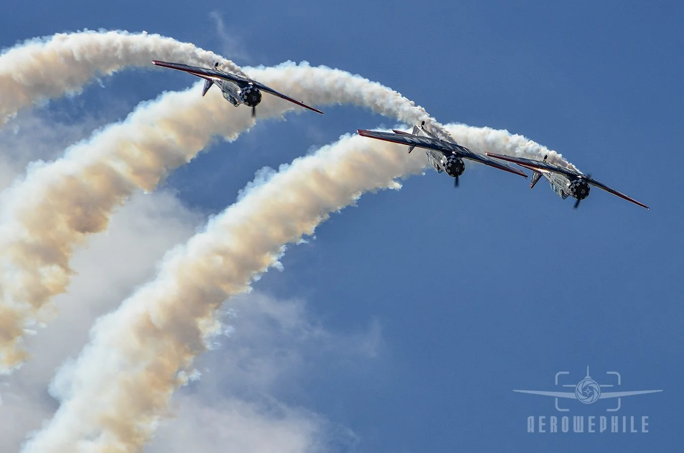 TITAN Aerobatic Team - North American AT-6 Texans