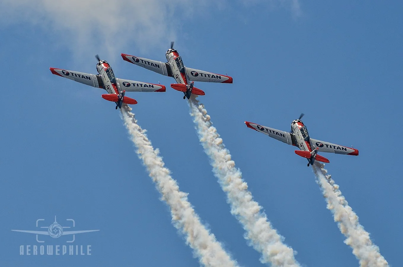 TITAN Aerobatic Team - North American AT-6 Texans