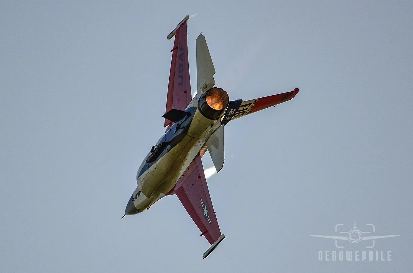 USAF Viper Demo Team - Lockheed Martin F-16C Fighting Falcon