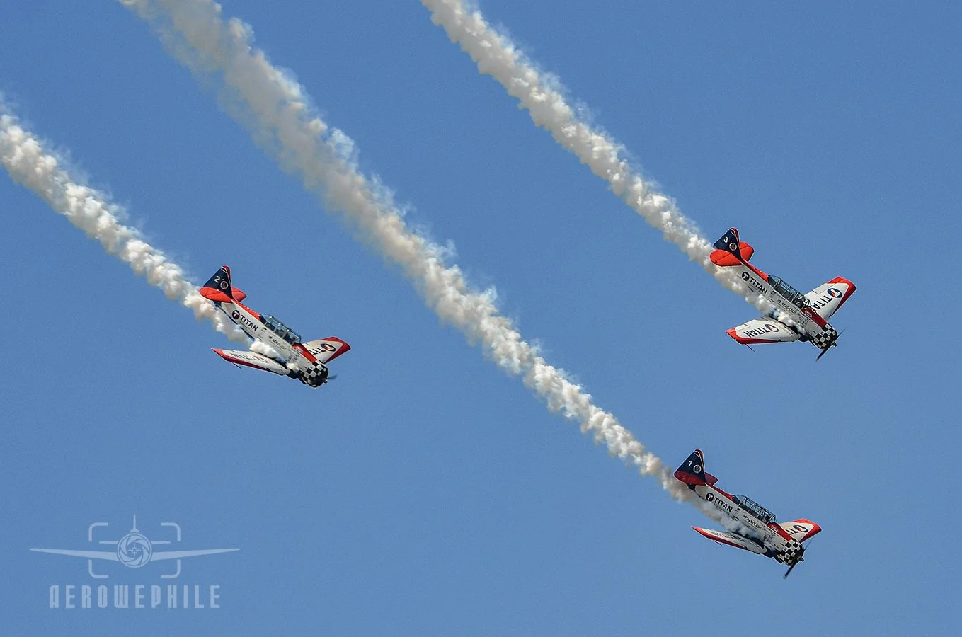 TITAN Aerobatic Team - North American AT-6 Texans