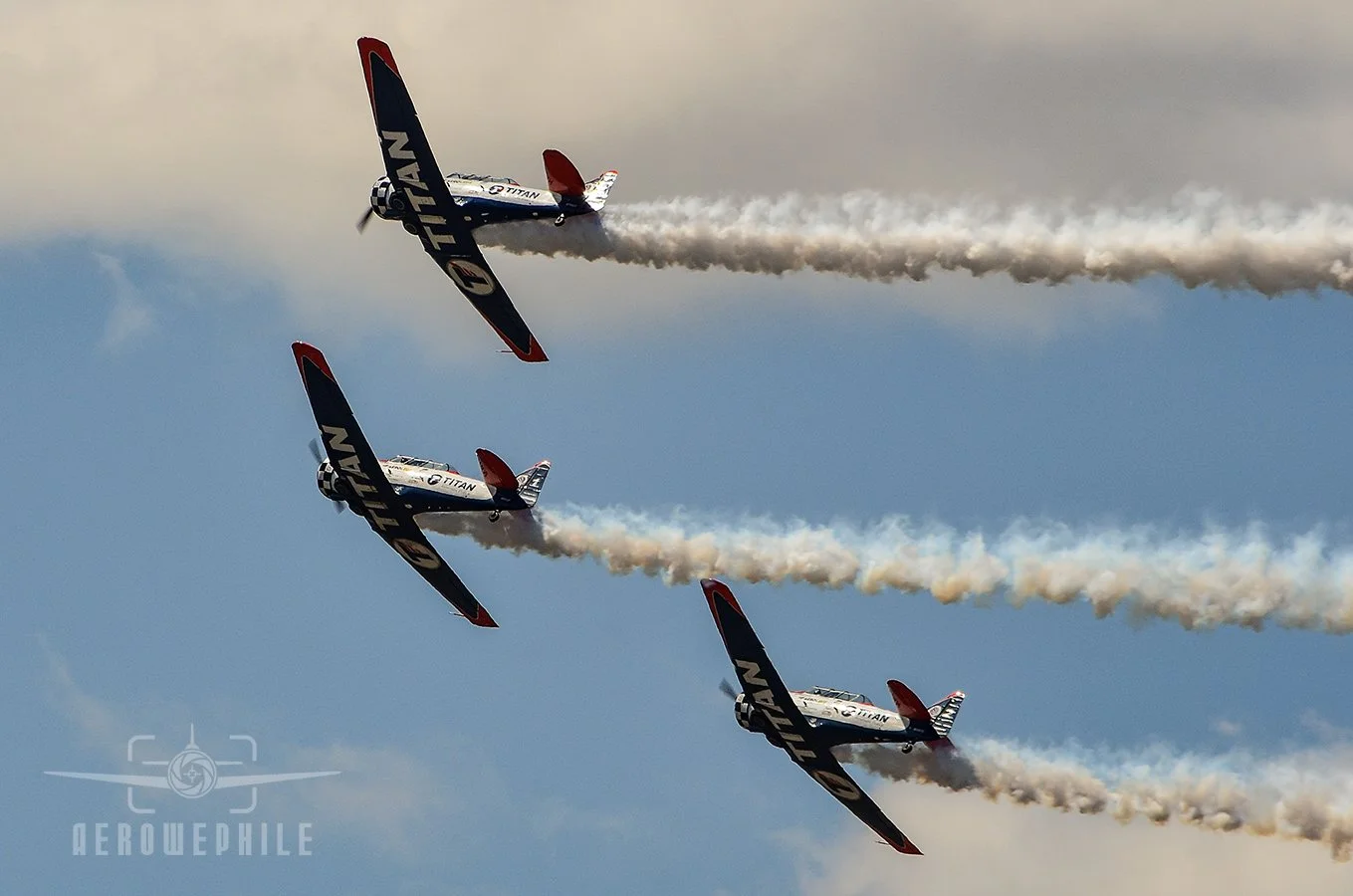 TITAN Aerobatic Team - North American AT-6 Texans