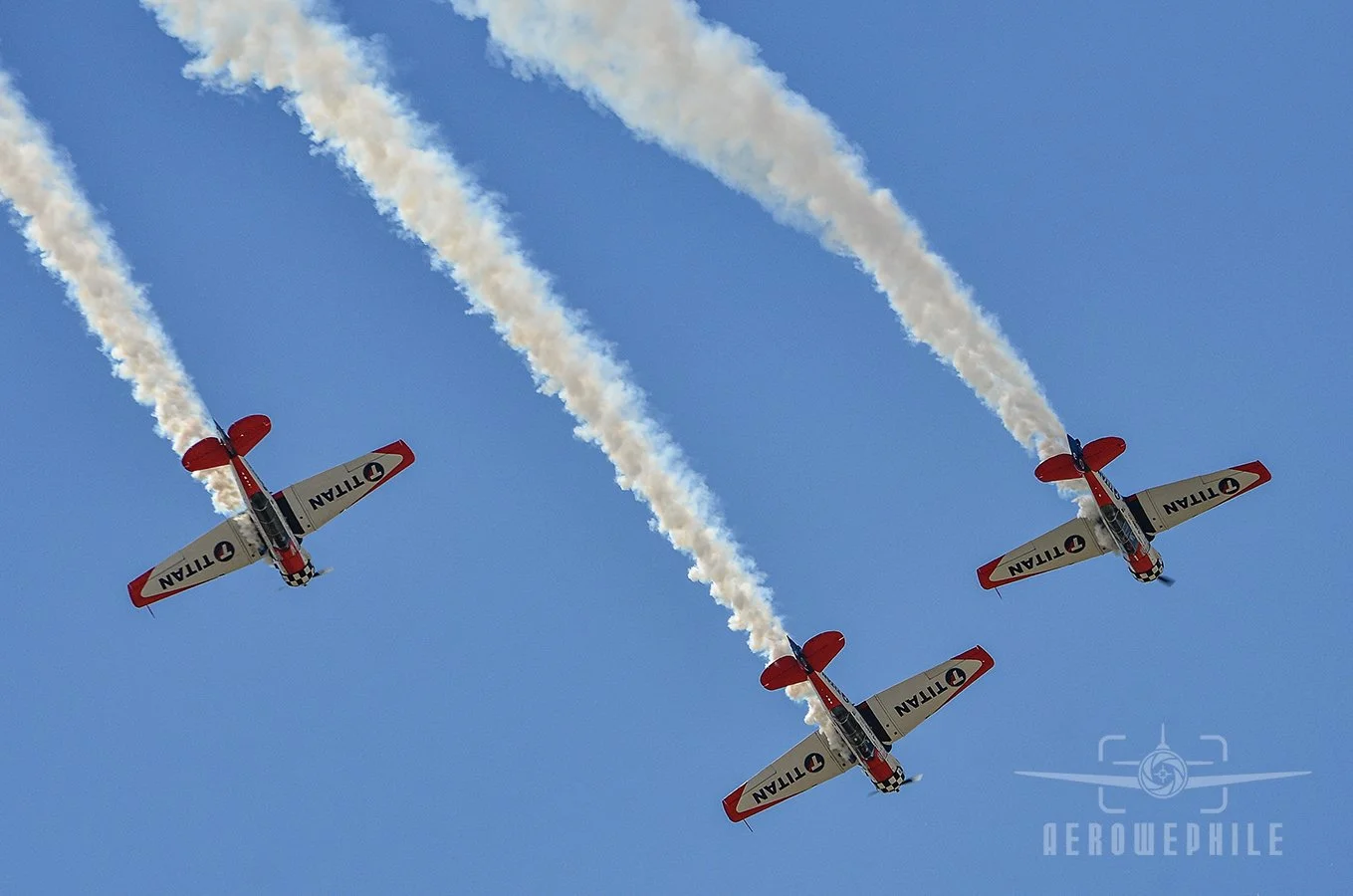 TITAN Aerobatic Team - North American AT-6 Texans