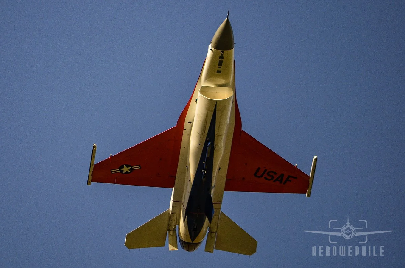 USAF Viper Demo Team - Lockheed Martin F-16C Fighting Falcon