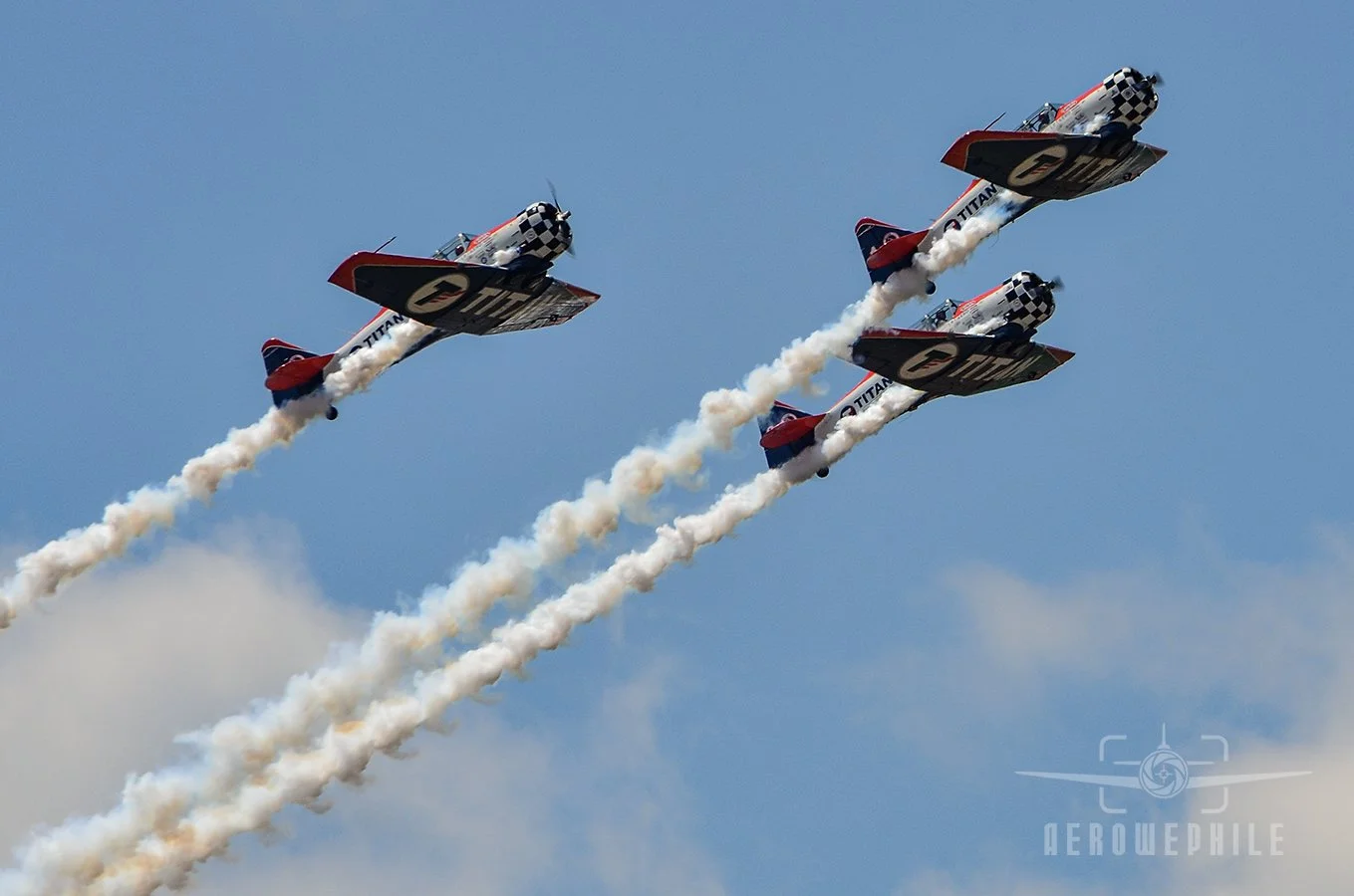 TITAN Aerobatic Team - North American AT-6 Texans