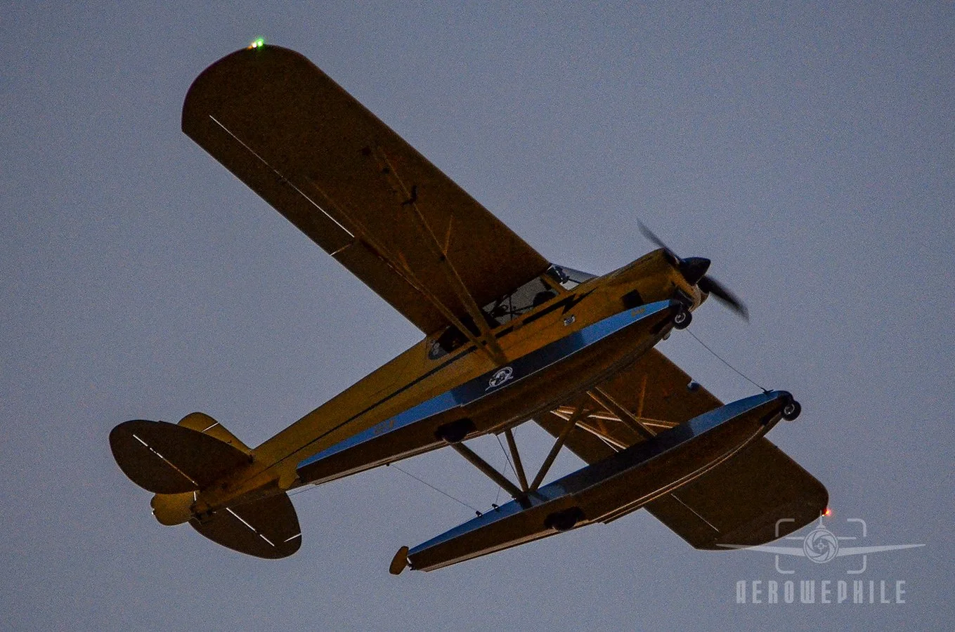 Jeff Gordon Carbon Cub Float Plane (Bowman Field).