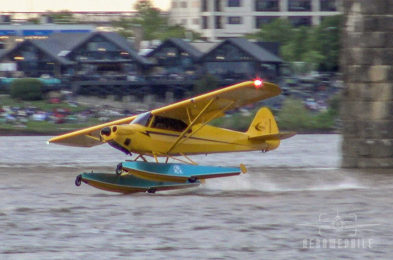 Jeff Gordon Carbon Cub Float Plane (Bowman Field).
