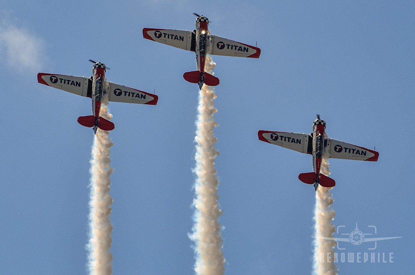 TITAN Aerobatic Team - North American AT-6 Texans