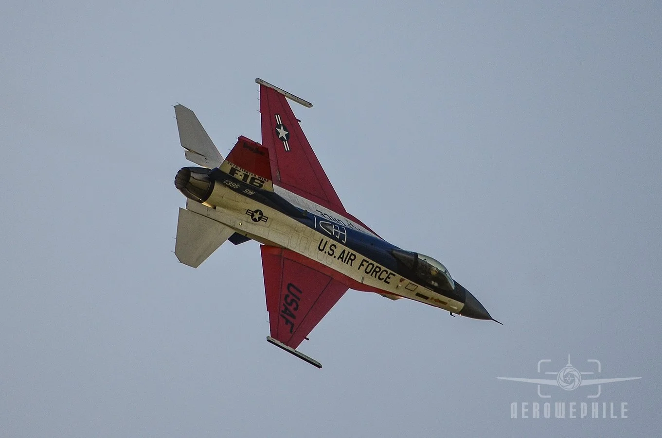 USAF Viper Demo Team - Lockheed Martin F-16C Fighting Falcon