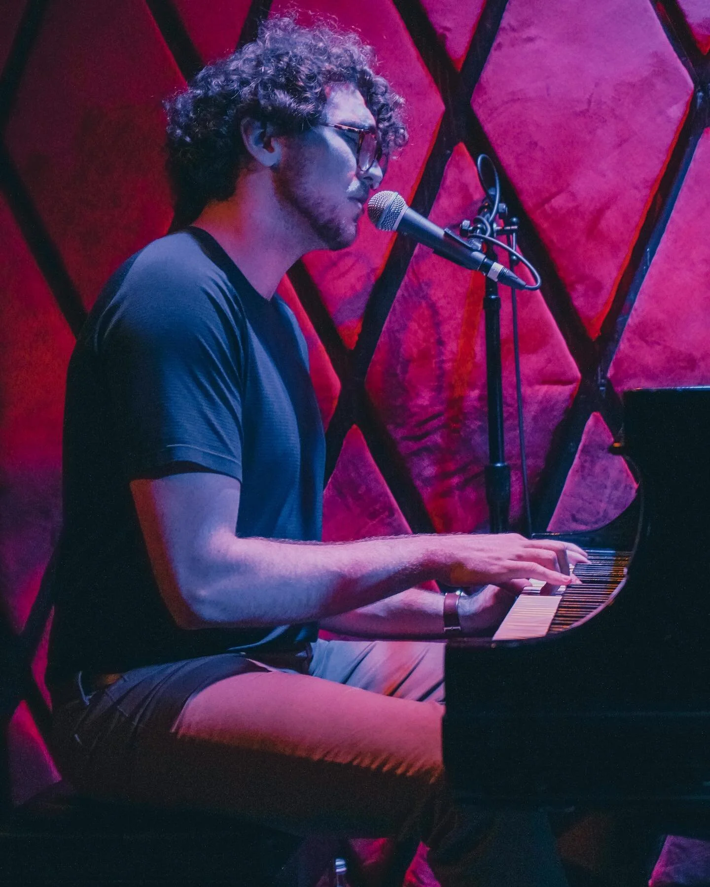 @cade.hoppe on 7/15 @rockwoodmusichall 

#concertphotography #musicphotography #contentcreator #nyconcerts #indiemusic #indiescene #indiephotography #indieartist