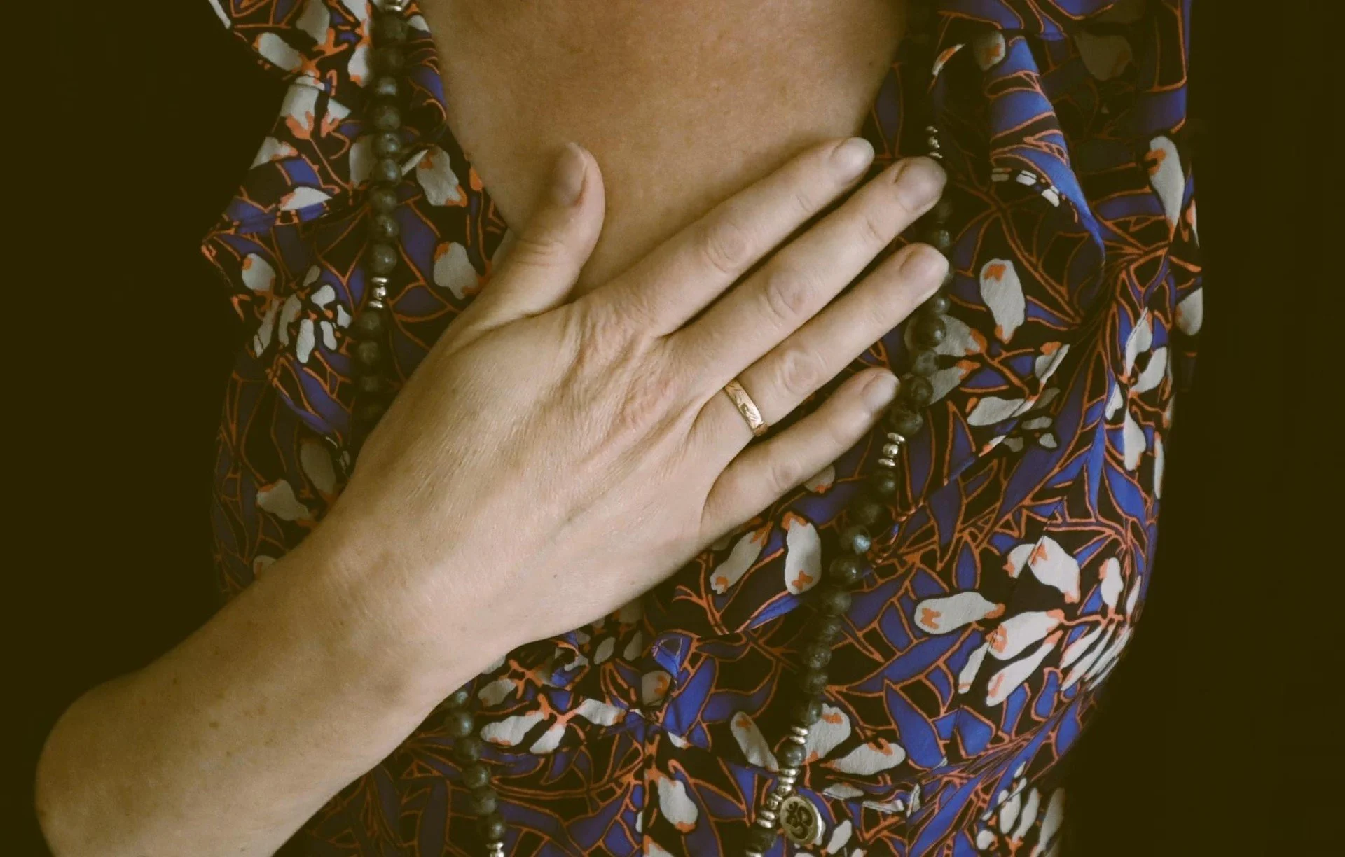 Yoga för återhämtning och självkärlek