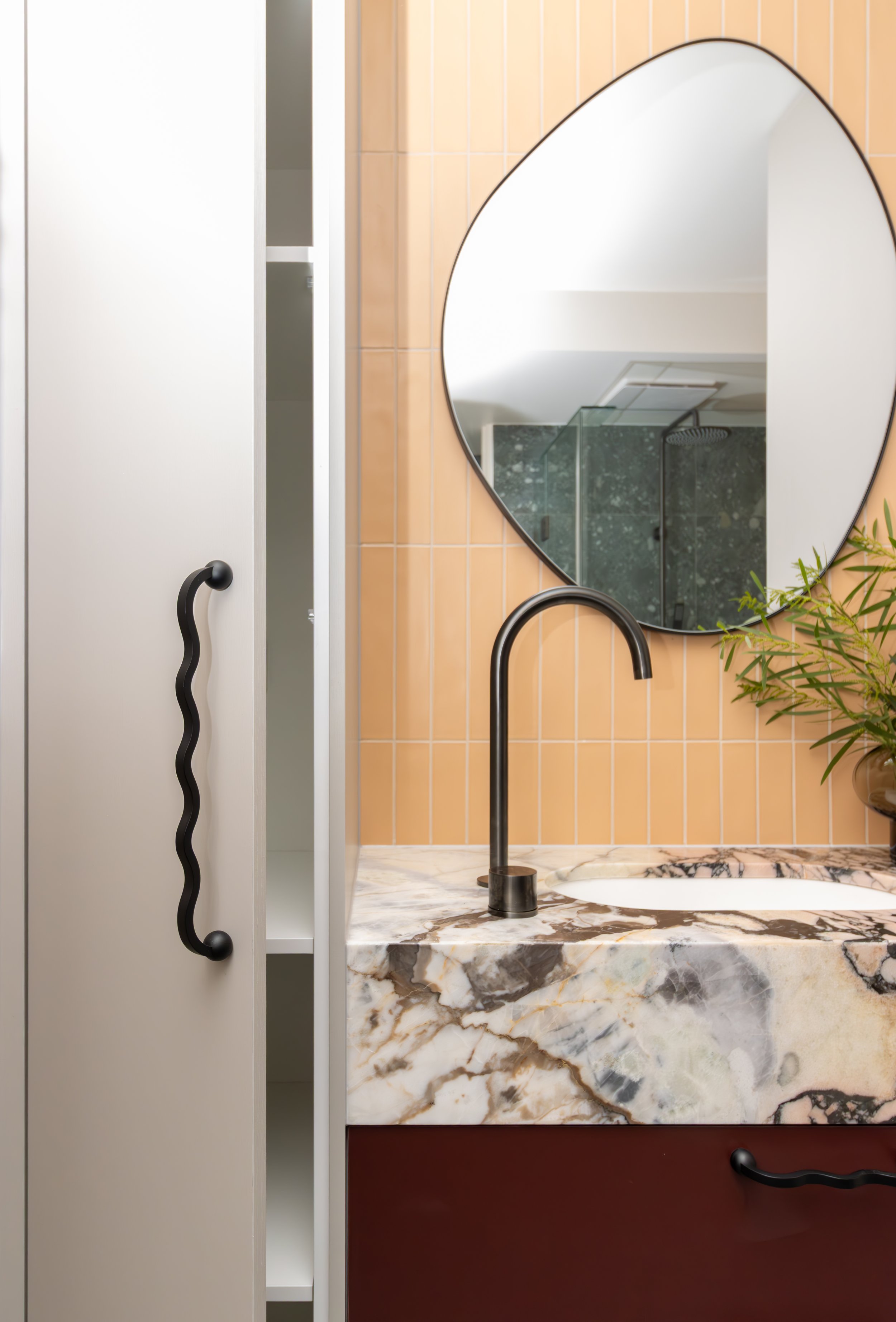 Bathroom ~ High St, Thornbury ~ 07_06_25 ~ 03.jpg