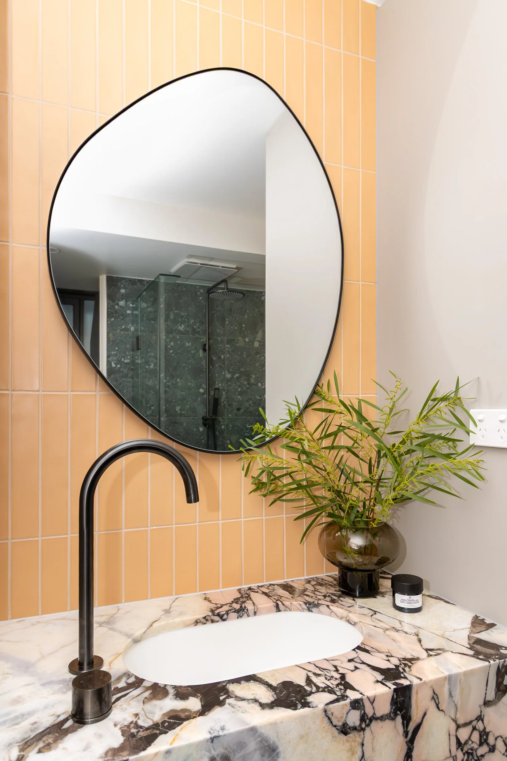 Bathroom ~ High St, Thornbury ~ 07_06_25 ~ 04.jpg