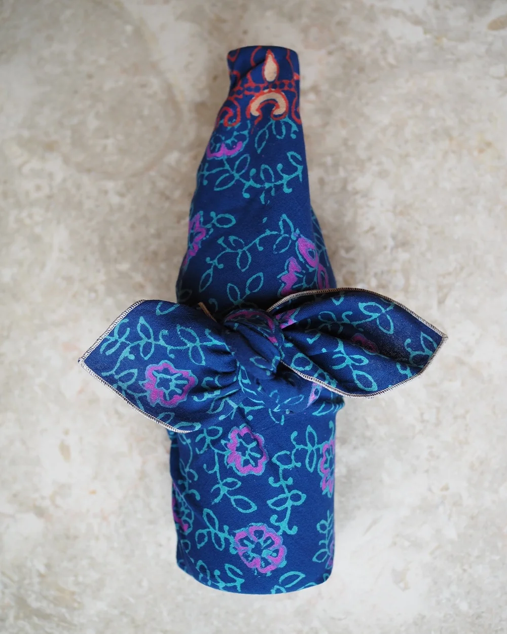 If you want to elevate a gift, wrap it with a furoshiki! As they&rsquo;re reusable they really become part of the gift.
 
All RAPPU furoshiki come with an instruction booklet. This can be passed along with the gift so the recipient knows how to reuse