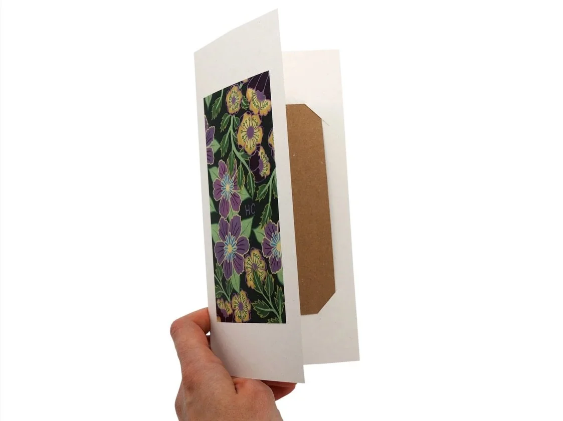 🦋 The card that keeps on greeting 🦋 

🌿 reusable
🌿 recycled card
🌿 original artwork
🌿 organic cotton envelope

#reusable #ecogift #cardmaking #sustainableliving