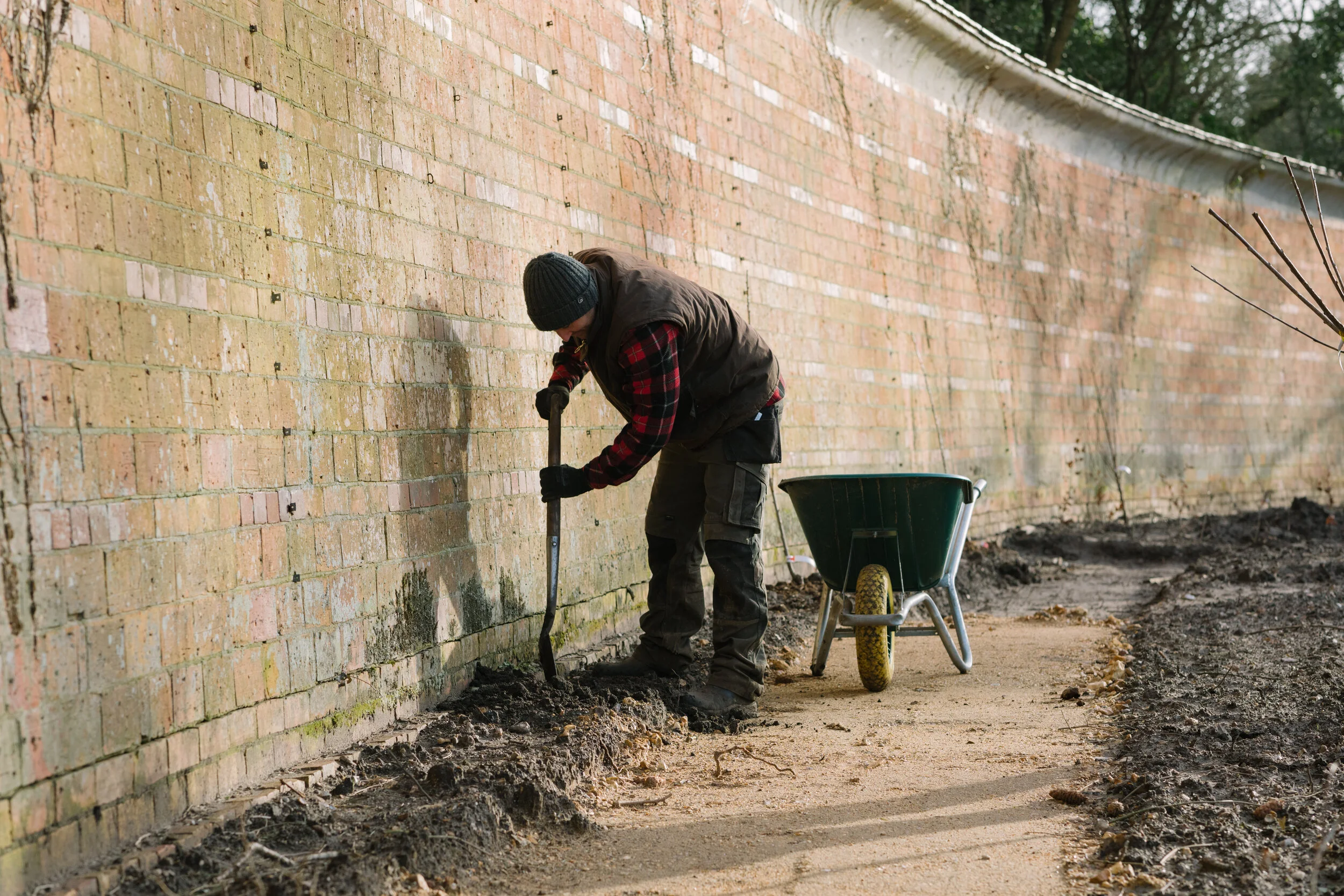 Can walls build bridges? — Careys Secret Garden