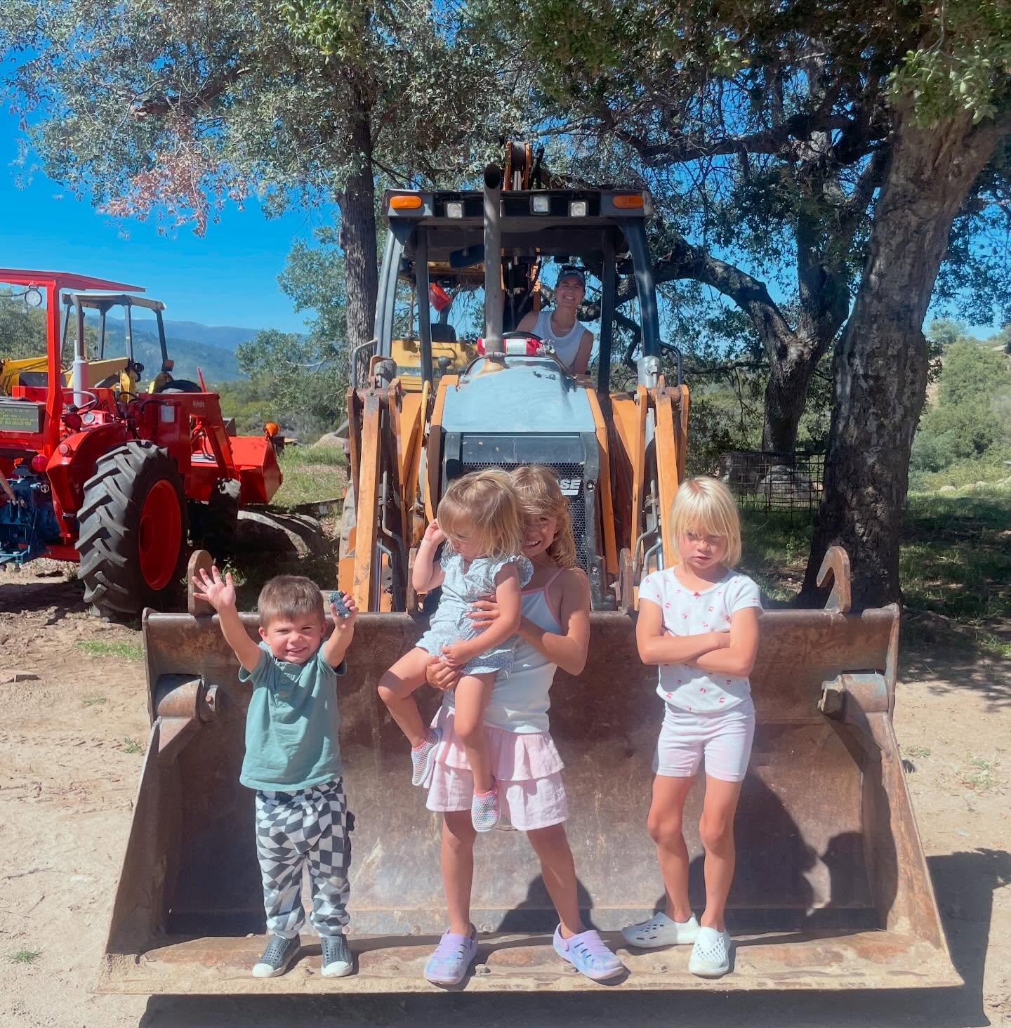 A nice snapshot of our family dynamic 🤣 

Me: let&rsquo;s get to work
Cecilia: but wait, Sofia needs me
Izzy: ya kiddin?
Ben: WEEEEEEE
