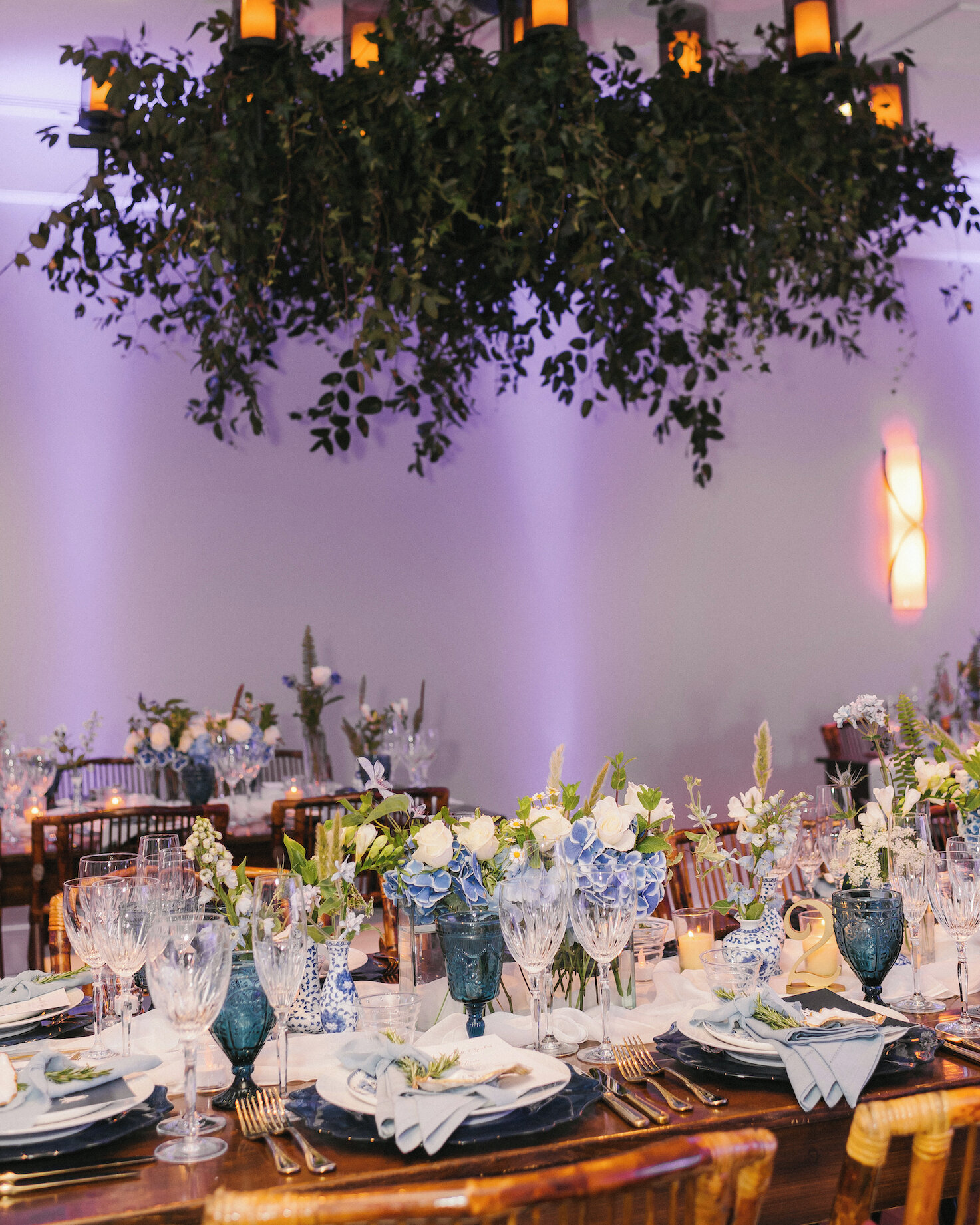 We love seeing a design come to life, especially a curated tablescape like this one! Shades of blue and coastal inspired details came together for a picture-perfect New England wedding design 💙 (Photography: @rebeccalovephotography, Planning &amp; D