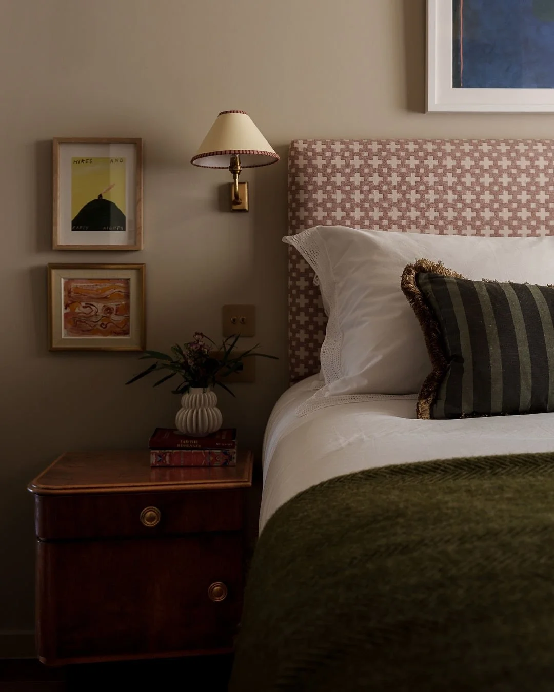 Another bedroom in the mountain apartment from both sides of the room. A nod to the Swiss setting with the fabric design on the headboard 🇨🇭 

#verbier #switzerland #bedroominspiration