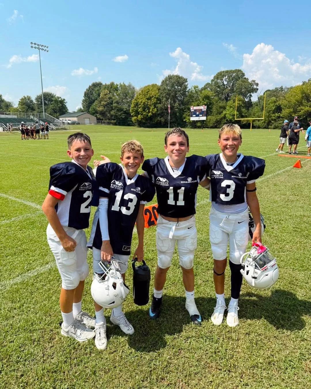 From teamwork on the field to sportsmanship off it, our athletes gave us another Saturday full of excitement. 🙌🏈