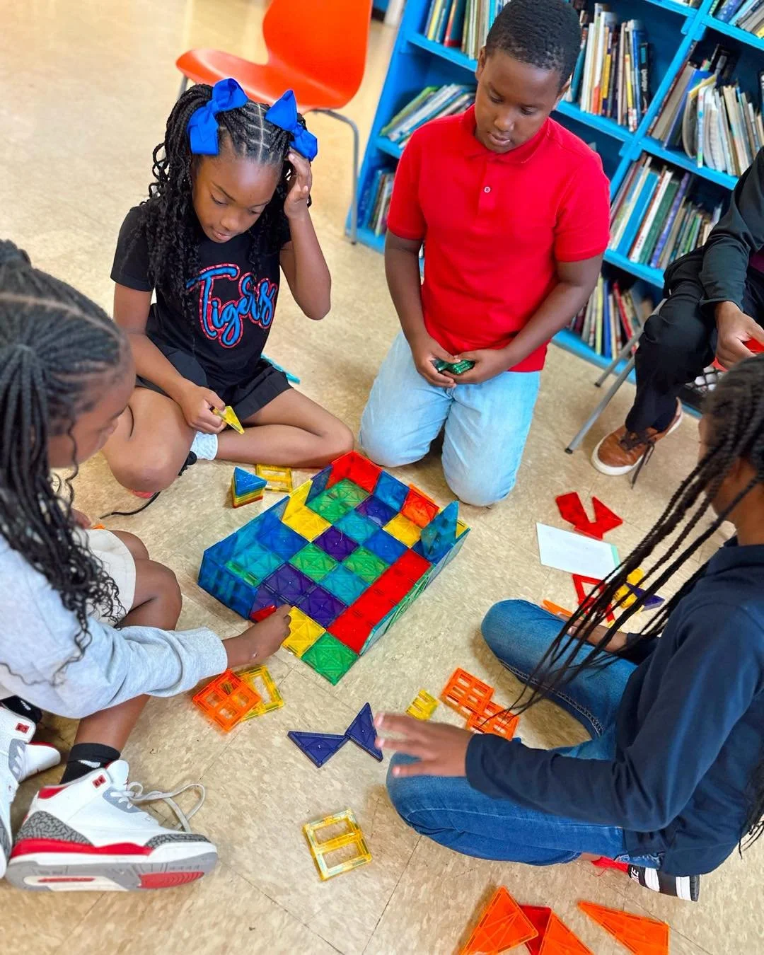 Critical thinking + teamwork = fun at the Club!
Our members stretched their minds with puzzles and brain games, sharpening problem-solving skills while having a blast. 💡