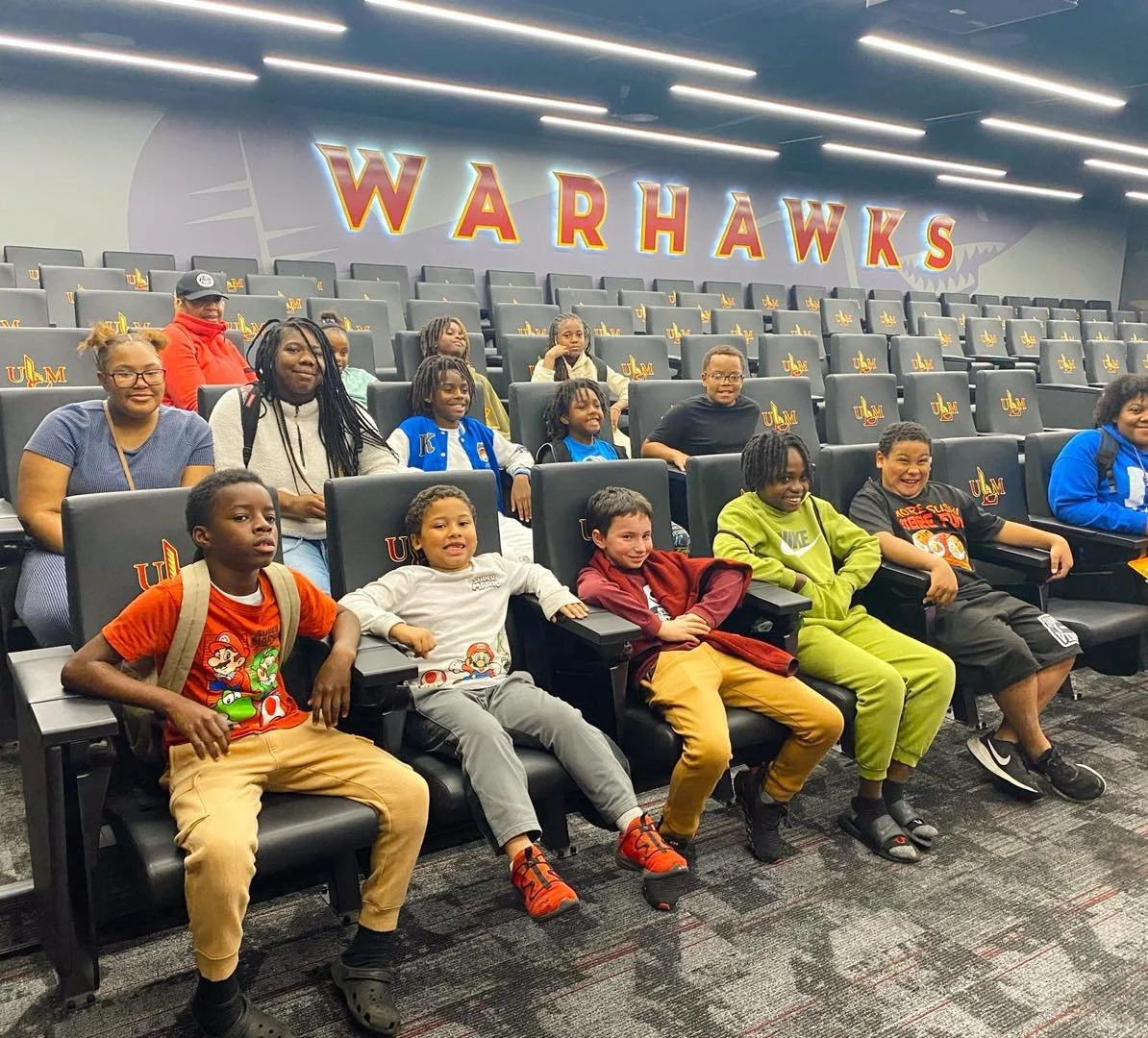 @ulm_football rolled out the maroon carpet for club kids during their holiday break!! 🏈🏟️

Club kids were able to tour the awesome football facility, meet and greet with Head Coach Bryant Vincent, assistant coaches and the entire football team.  Th