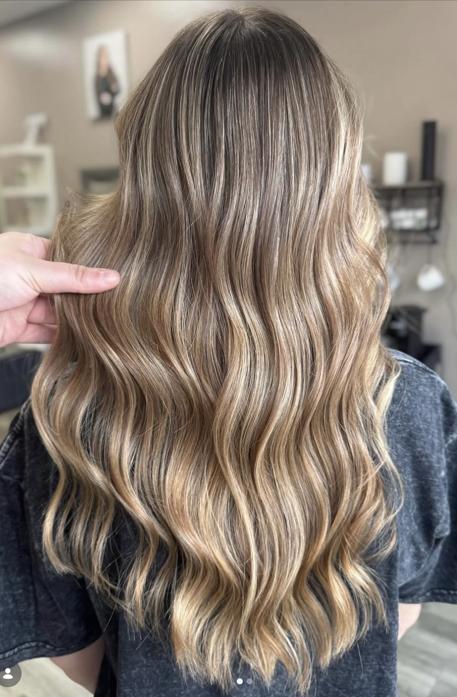 Los Ángeles Hairstylist Emily Davis at The Ministry Salon in Studio City + Silver Lake 