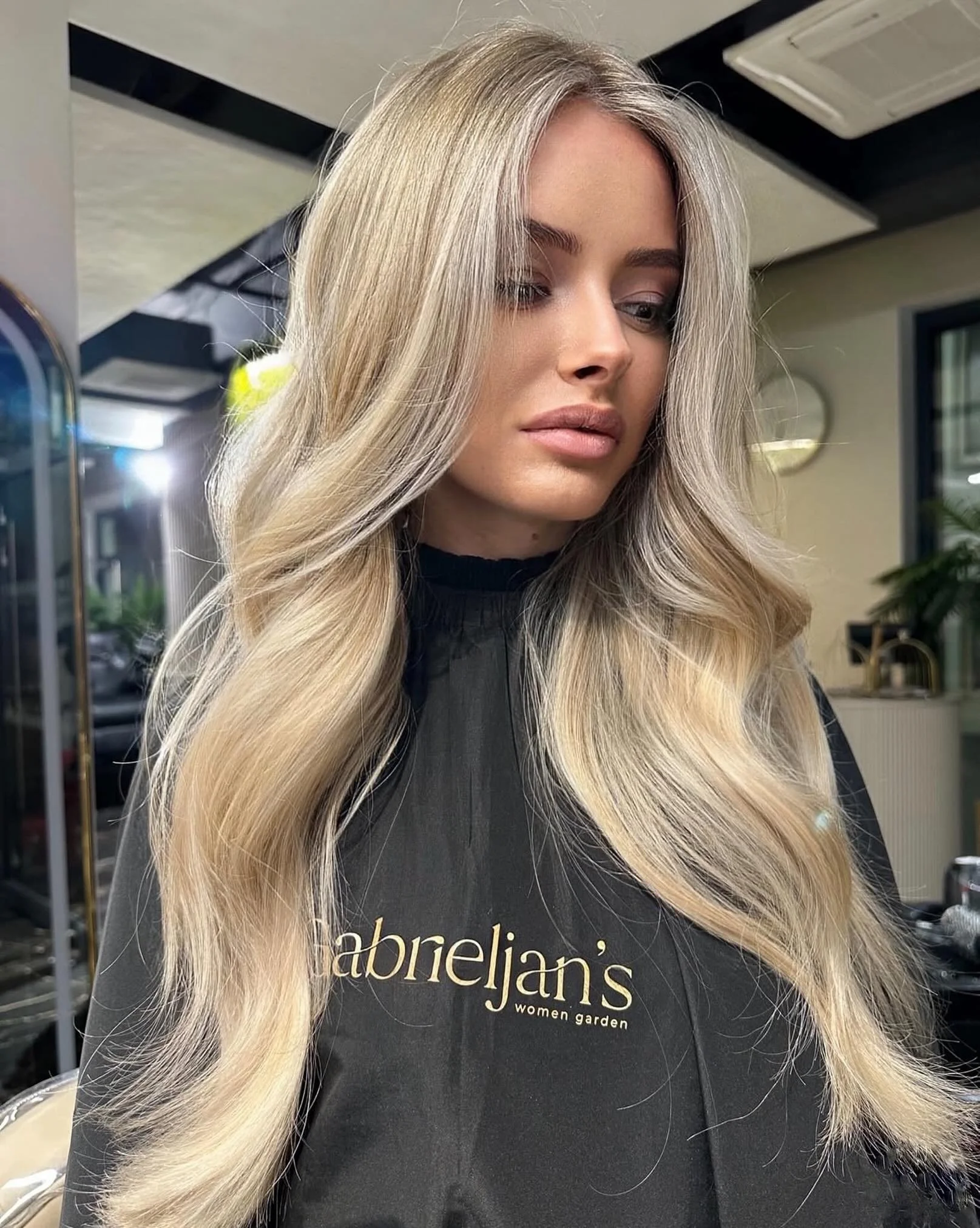 Los Angeles Hairstylist Erika Arutiunian in Studio City and Silver Lake at The Ministry Salon blonde Highlights 