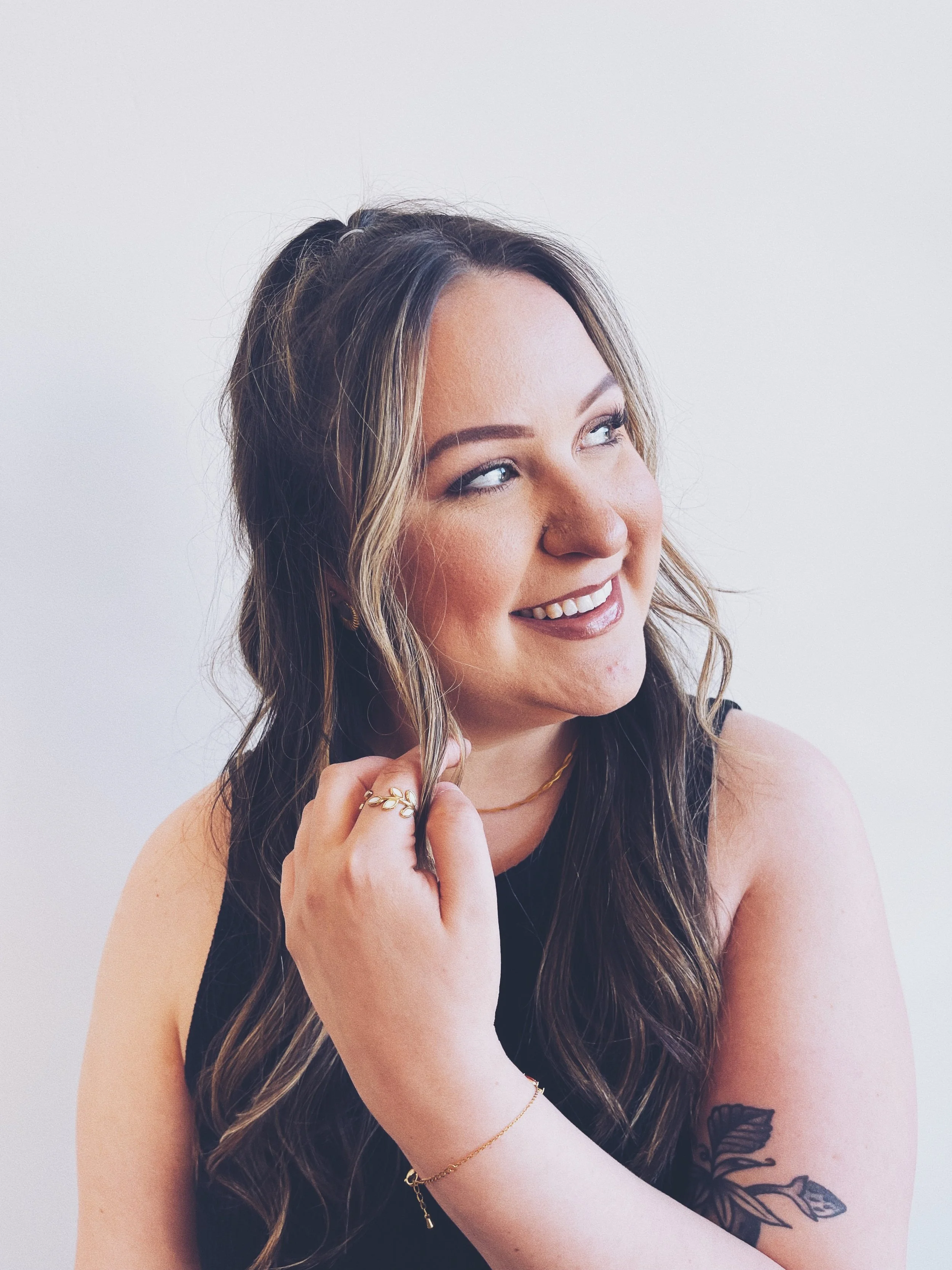Los Ángeles Hairstylist Emily Davis at The Ministry Salon in Studio City + Silver Lake  