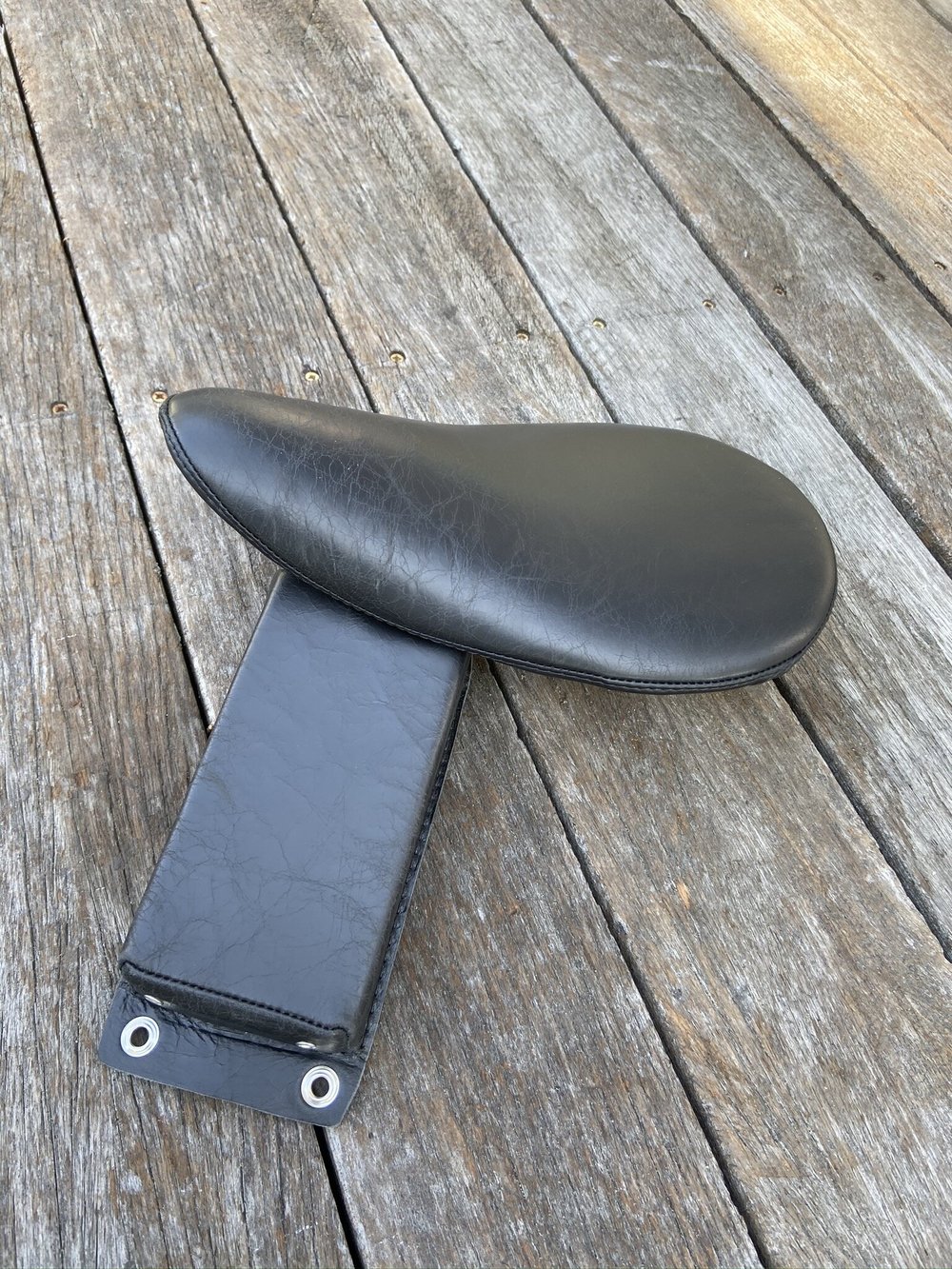  seat co リバー ソロシート ピリオン ハーレー BATES 1” Solo Seat and Pillion Pad - Smooth — River Seat Company
