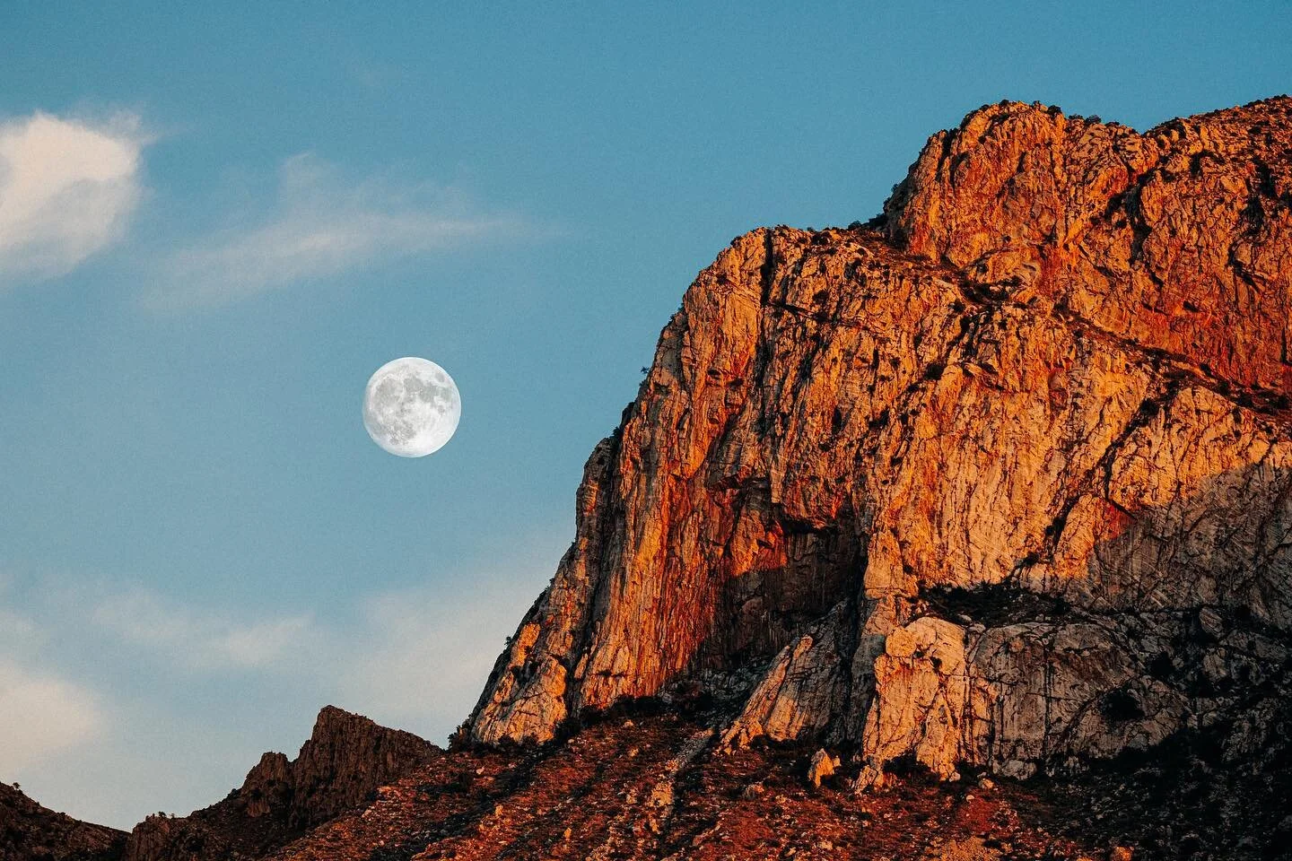 Haven&rsquo;t posted a #landscape in awhile, so, here you go! 

#photographyeveryday #canon #create #photographylover #artofvisuals #art&nbsp;#heatercentral&nbsp;#highsnobiety #moodygrams #color #explore #agameoftones #socality #liveauthentic #photoo