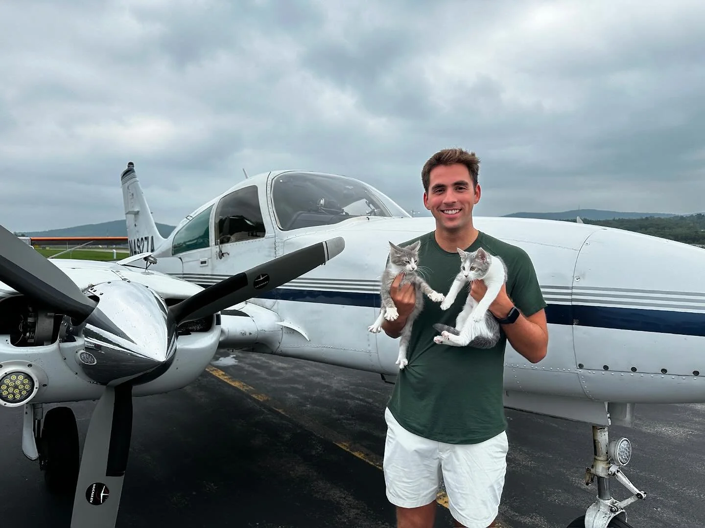 Today our east coast team of Dean & Chris flew some 40 cats and kittens from North Carolina to New Hampshire Humane Society! 
We would like to thank Charles at New Hampshire Humane for receiving the cats and kittens, and to all those on the send
