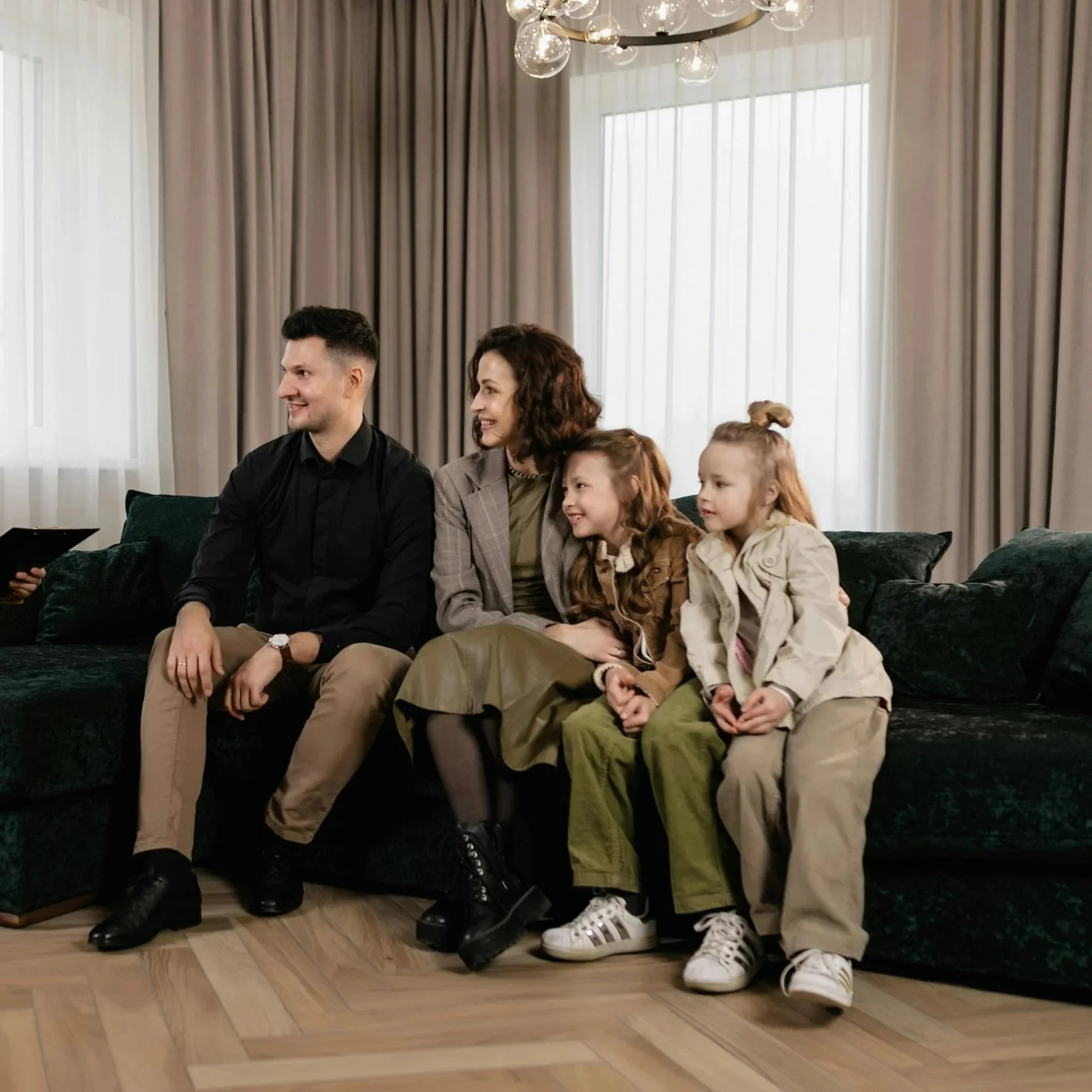 Family in therapy working on relational stuck patterns.