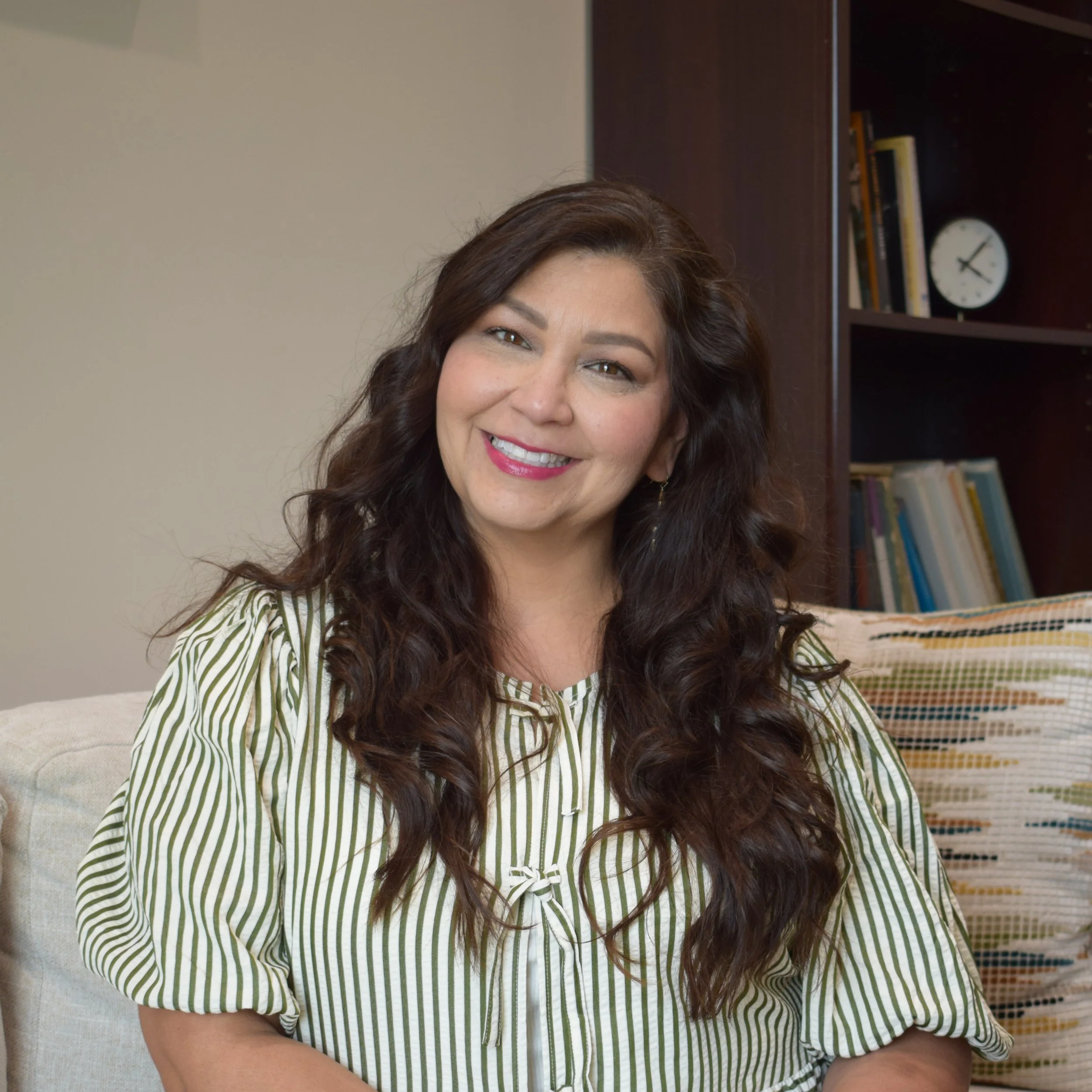 Lucinda Arevalo, female therapist for women. Perimenopause, menopause, couples therapy, anxiety, and depression. Buda, Kyle, San Marcos, TX