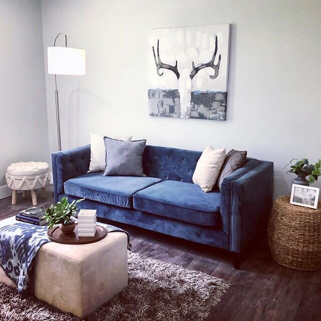 Little space, BIG impact! It&rsquo;s all about scale to direct perception. .
.
.

Follow us! ⚜️ @columbus_home_staging 
#columbushomestaging #sellitbeautiful #makinghomesirresistible #housebeautiful #appearanceisourbusiness #stagingworks #homestaging