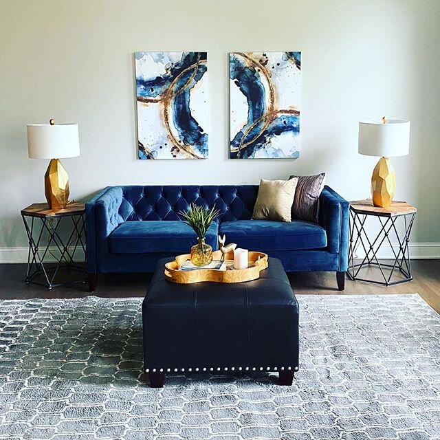 Olde Towne East staging. 
Anybody else 💙 blue velvet?
.
.
.

Follow us! ⚜️ @columbus_home_staging 
#columbushomestaging #sellitbeautiful #makinghomesirresistible #housebeautiful #appearanceisourbusiness #stagingworks #homestagingsells #stagedtosell 