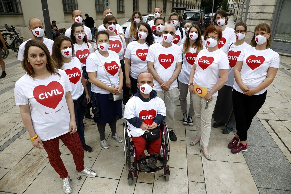 The Hungarian government must initiate the repealing of the Lex NGO!
