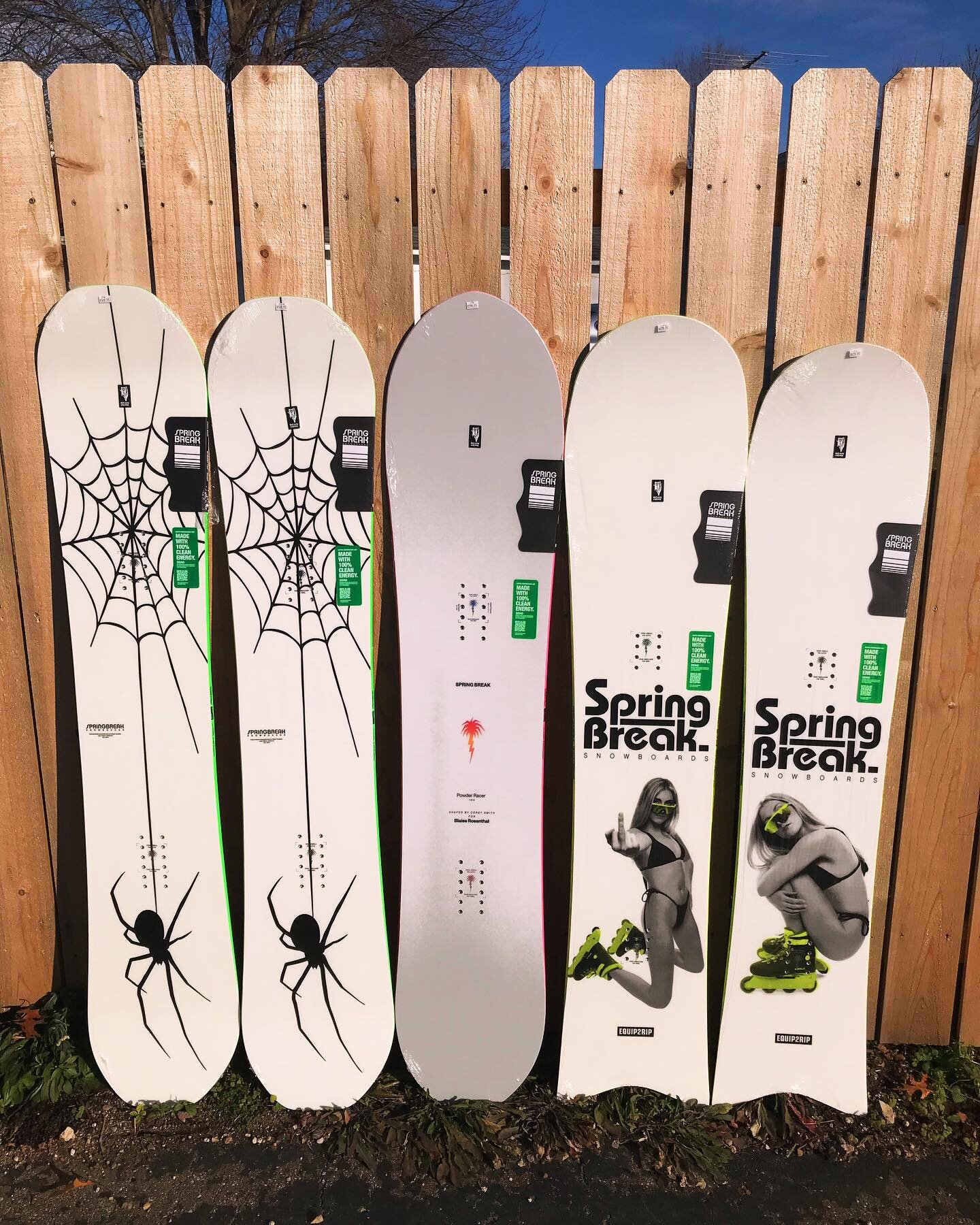 The Resort Twin, Powder Racer and Slush Slasher from @springbreaksnowboarding. The ultimate party machines! Don&rsquo;t sleep on these bad lads, these are the few remaining in shop!