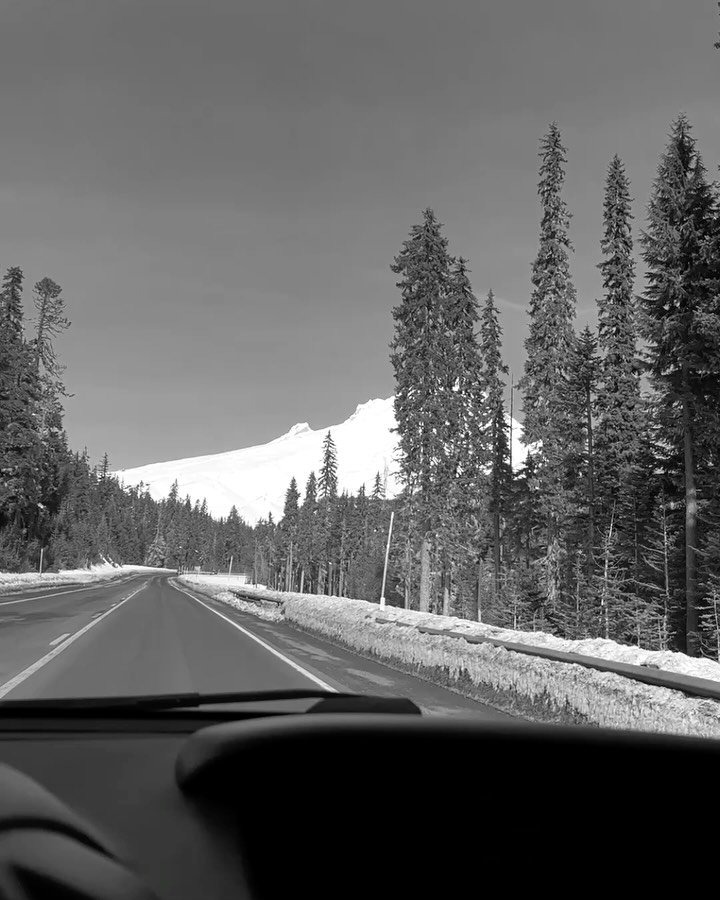 Simple turns. Simple Pants. Testing some new 2L Nylon, fully taped, lined snow pants. They did the job during a first outing, but definitely will need a bit of tweaking as I build and revise the pattern.
