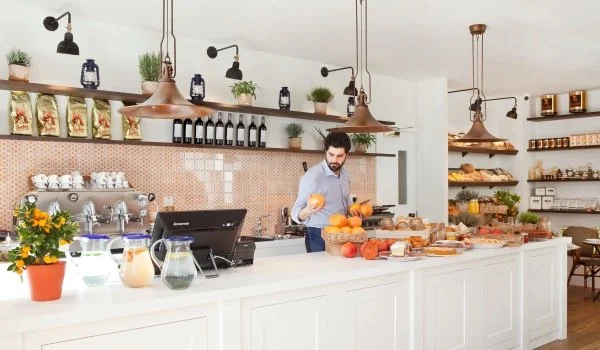 Iddu at the South Kensington Club 1.jpg