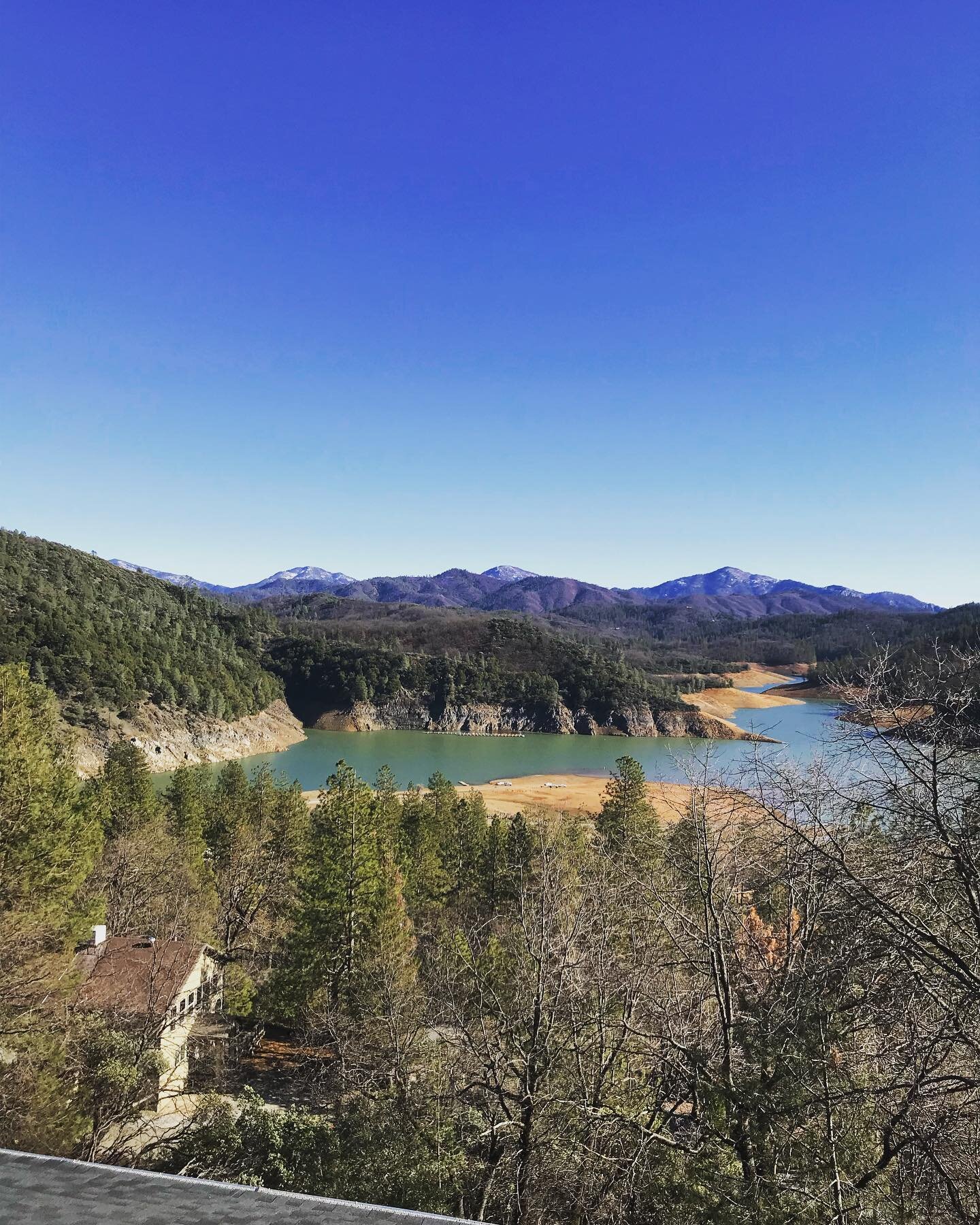 Enjoyed a beautiful view of Shasta Lake while working on this downspout and gutter guards installation! 🙌🏼🙌🏼🙌🏼

Contact us at 530.921.0309 for your free estimate! ☎️☎️☎️

Seamless Gutter Installations ✅
Downspout Installations ✅
Gutter Guards I